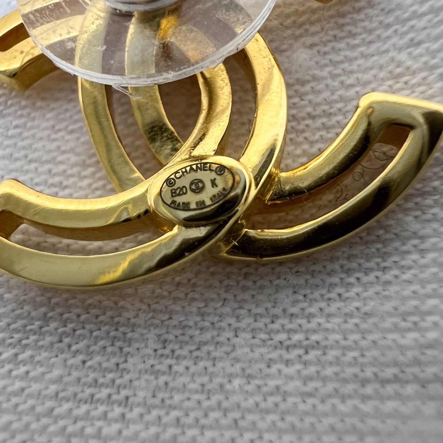 GLM-20K GLM- Logo Earrings in GHW