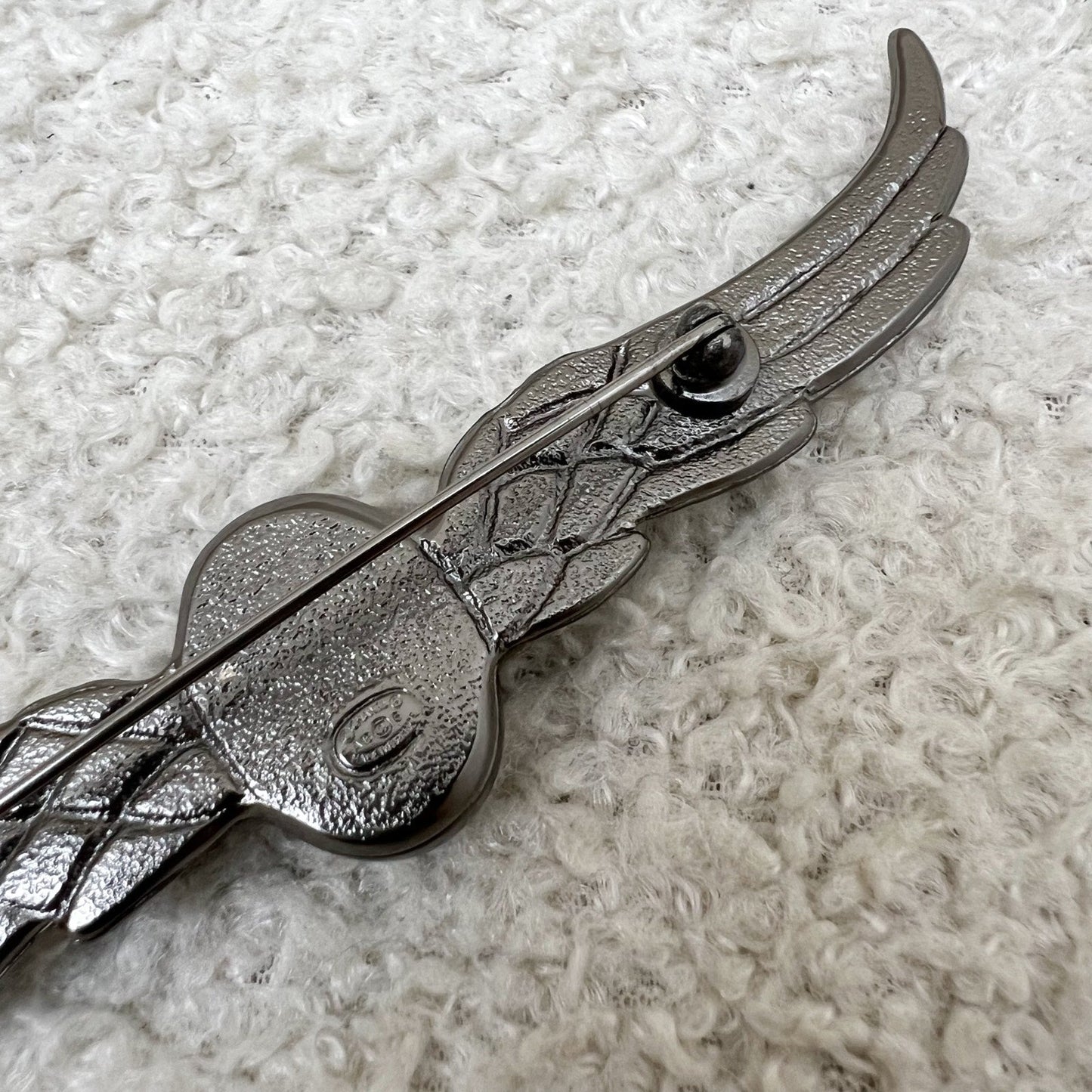 GLM-16S Wings Brooch in Dark Gunmetal HW