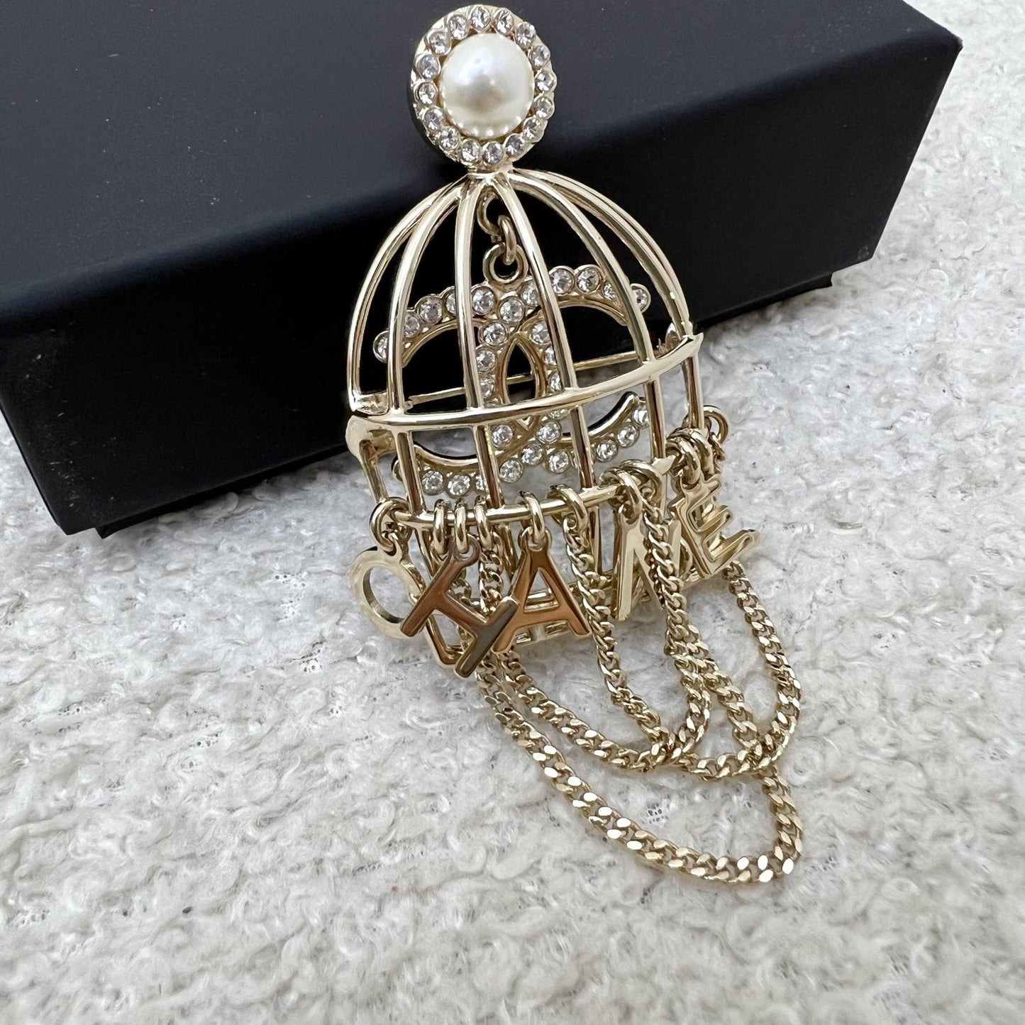 GLM-Classic GLM- Bird Cage Brooch in Light Gold HW
