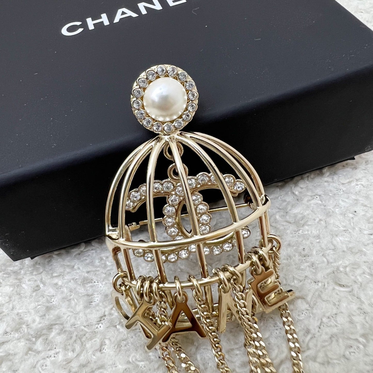 GLM-Classic GLM- Bird Cage Brooch in Light Gold HW