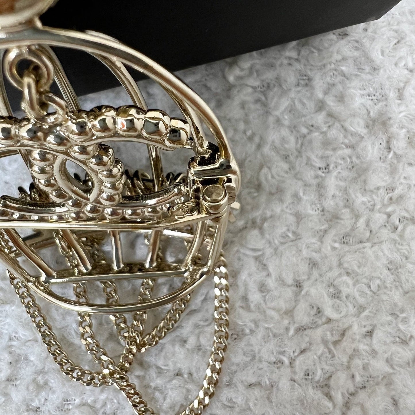 GLM-Classic GLM- Bird Cage Brooch in Light Gold HW