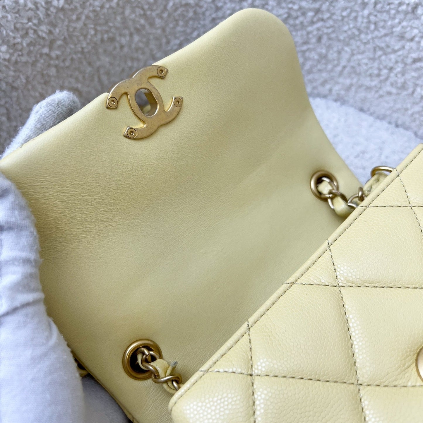 GLM-22P Seasonal Square Mini in Light Yellow Caviar GHW