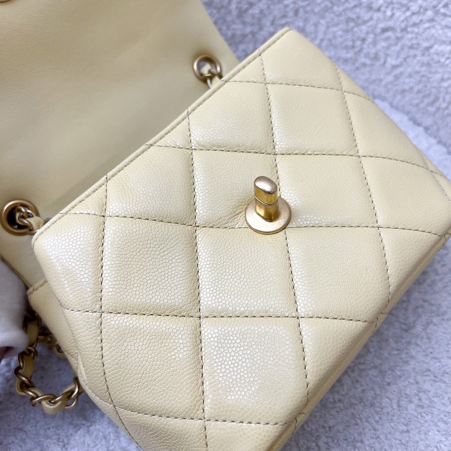 GLM-22P Seasonal Square Mini in Light Yellow Caviar GHW