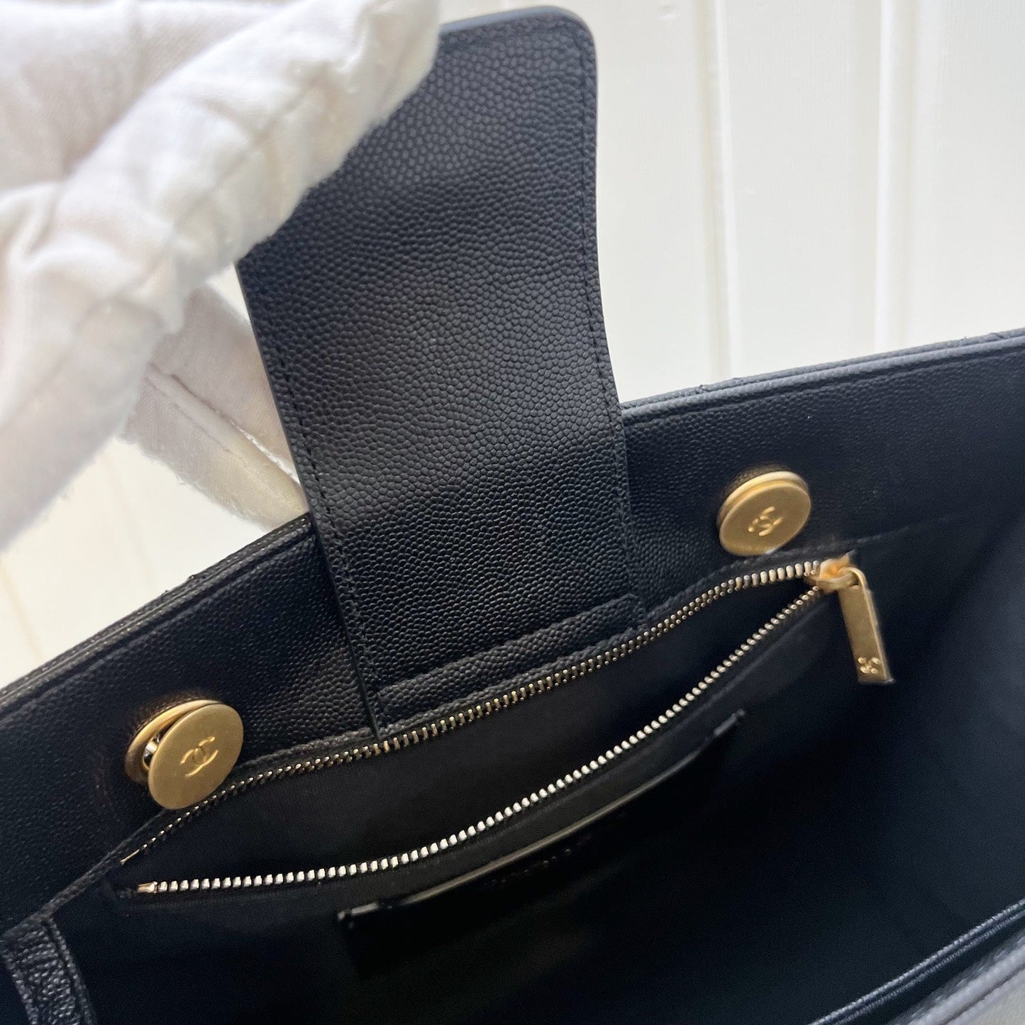 GLM-24A "2-in-1" Small Tote in Black Caviar and AGHW (Model: AS4940)