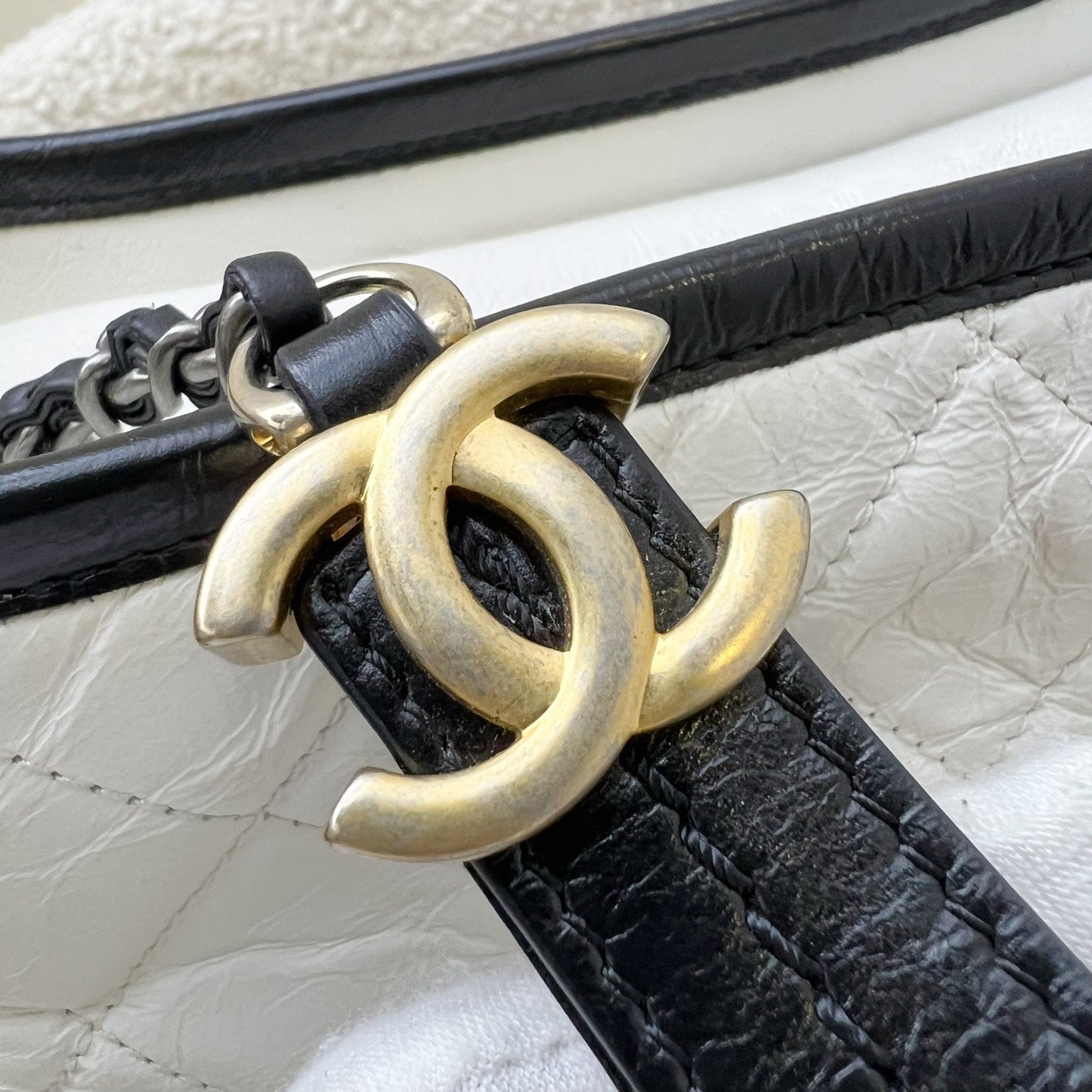 GLM-Small Gabrielle Hobo in White Distressed Calfskin, Black Base and 3 Tone HW