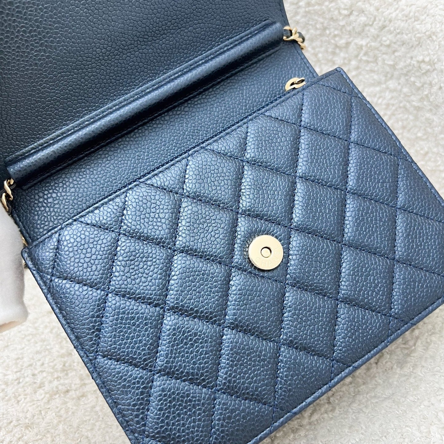 GLM-Square Wallet on Chain WOC in Metallic Blue Caviar and LGHW (Model: A84310)
