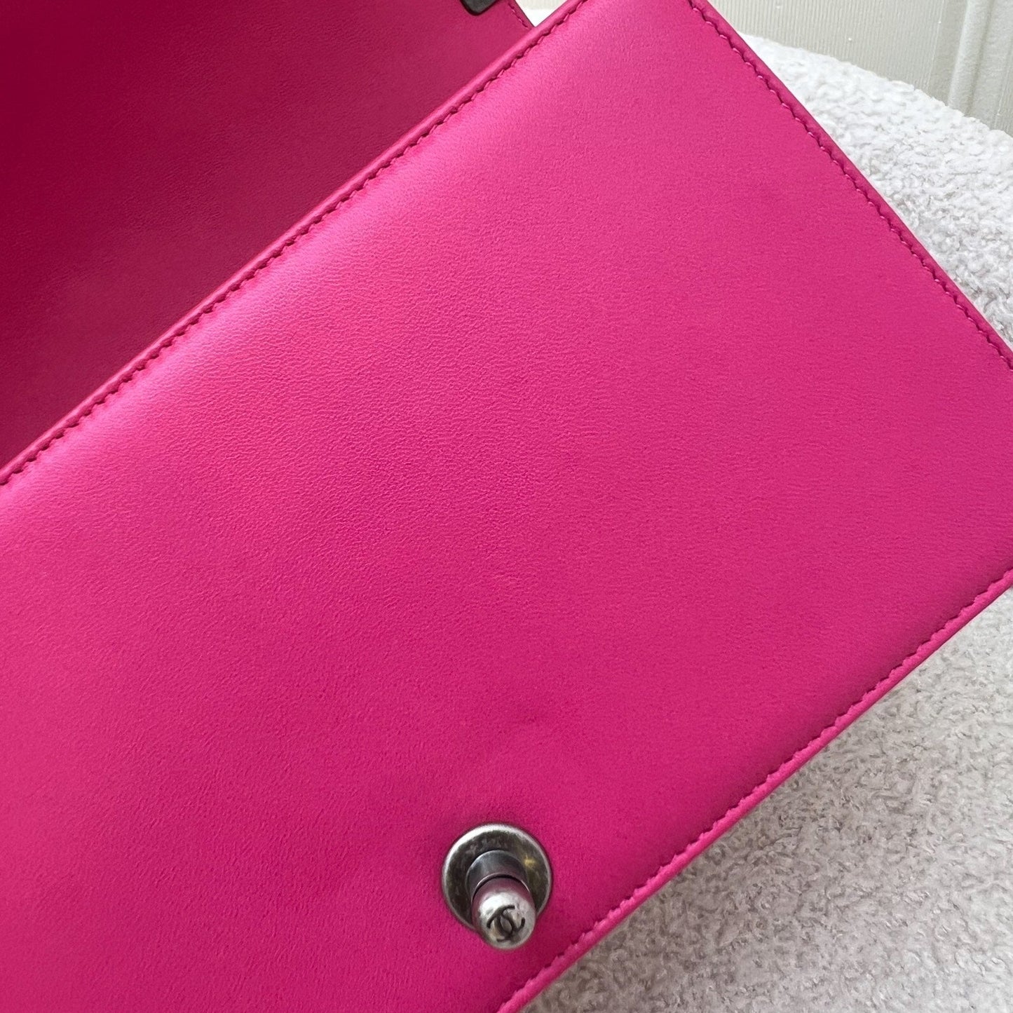 GLM-Medium 25cm Boy Flap in Hot Pink Lambskin and RHW