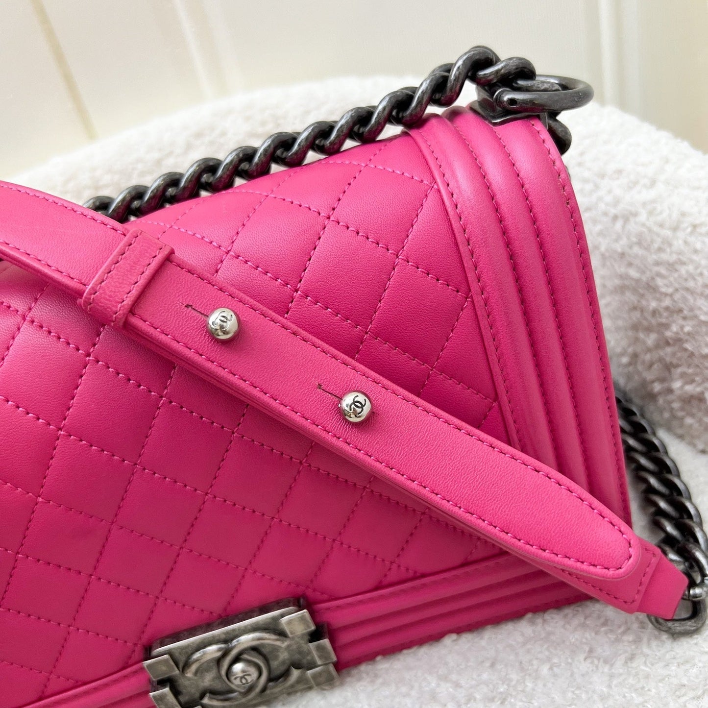 GLM-Medium 25cm Boy Flap in Hot Pink Lambskin and RHW