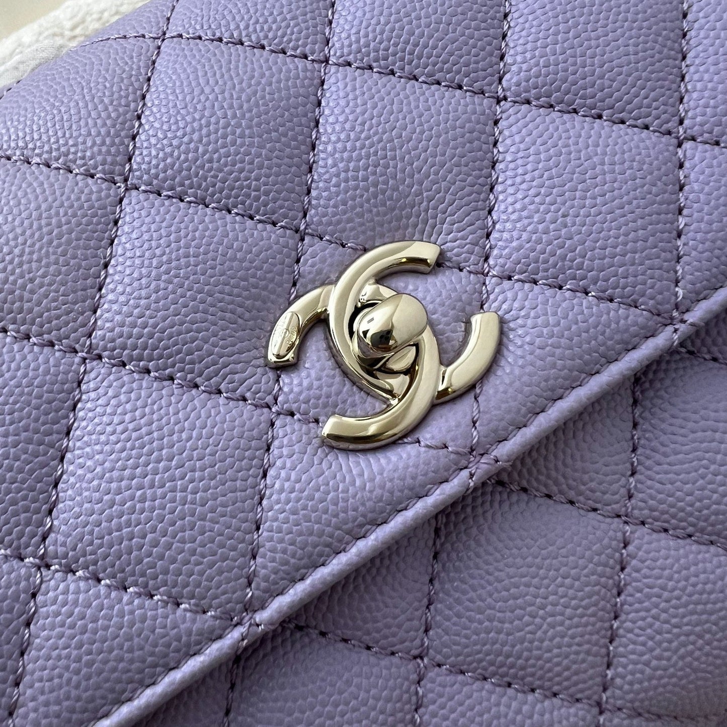 GLM-Small (24cm) Coco Handle in 24P Lilac Caviar and LGHW (Model: A92990)