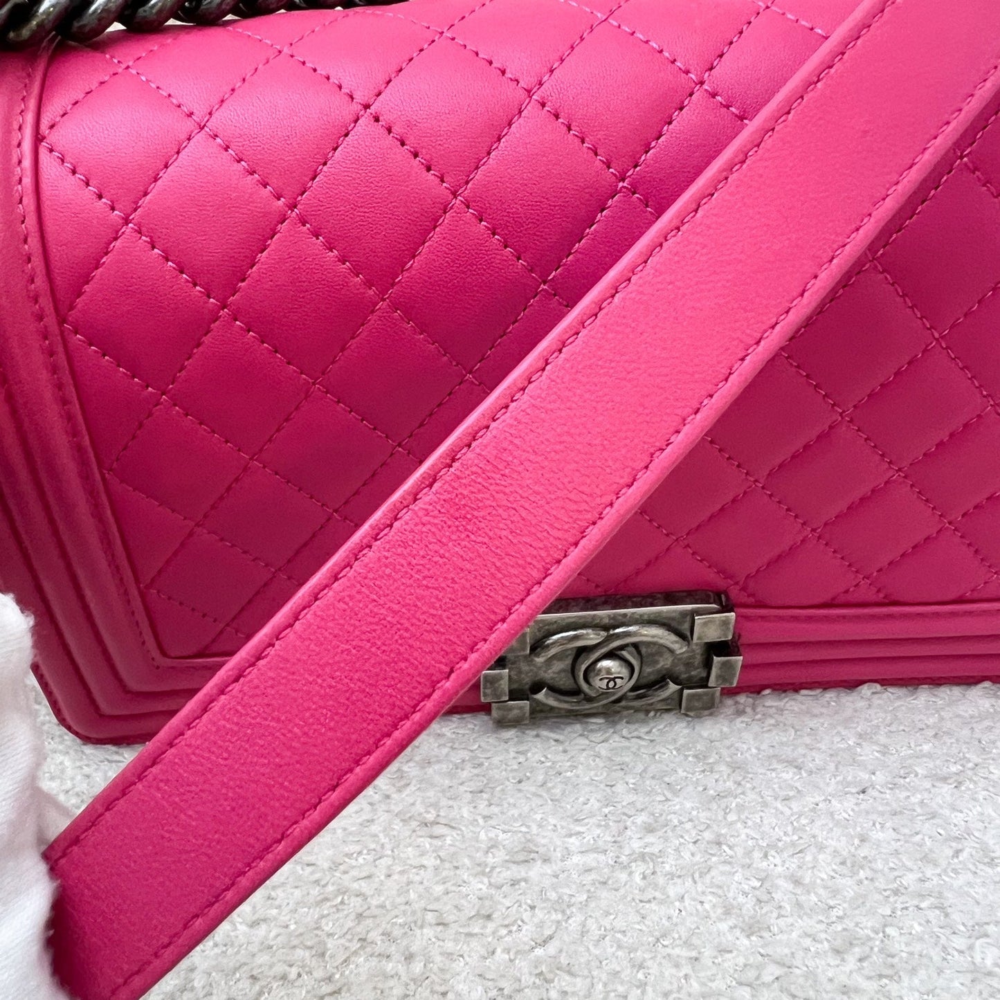 GLM-Medium 25cm Boy Flap in Hot Pink Lambskin and RHW