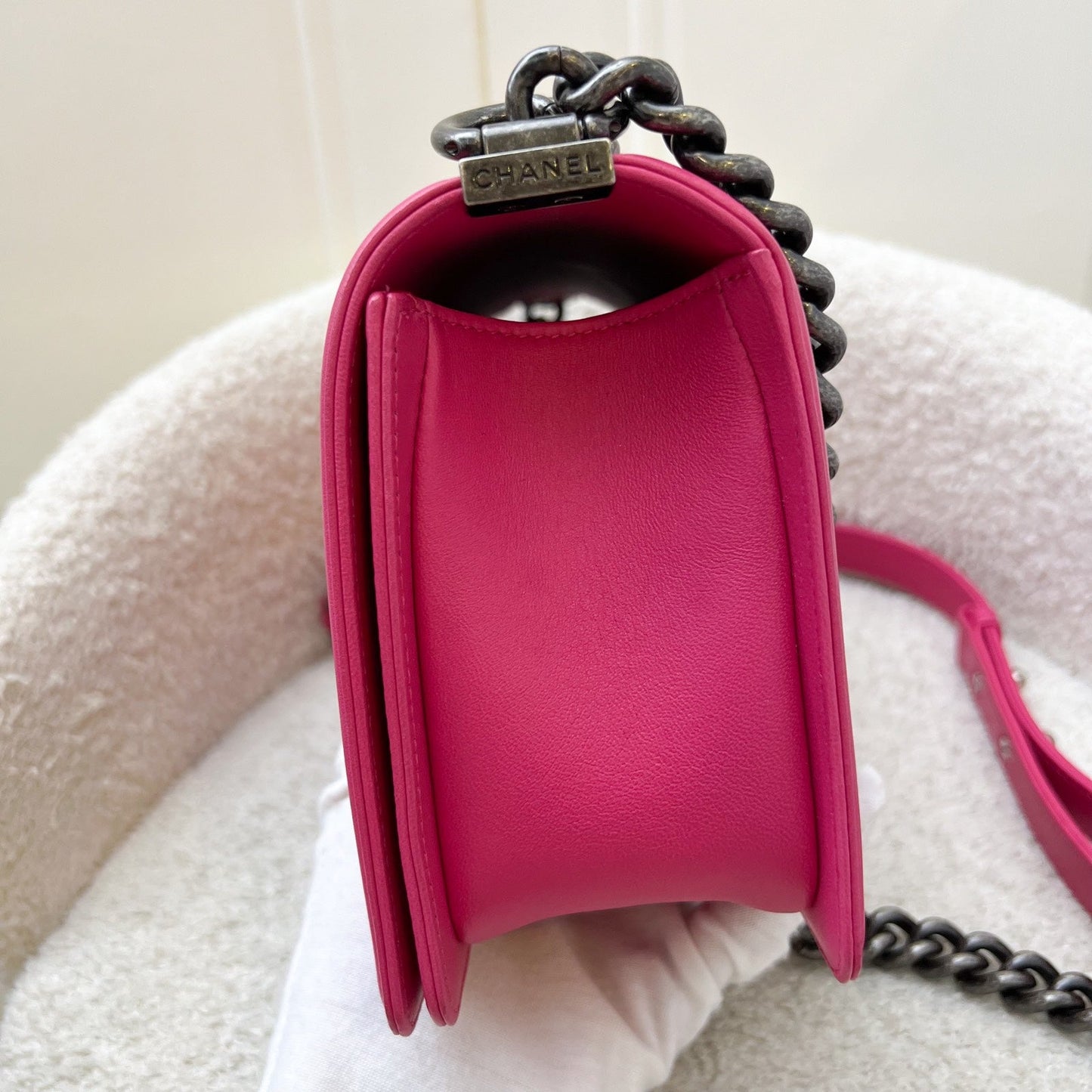 GLM-Medium 25cm Boy Flap in Hot Pink Lambskin and RHW
