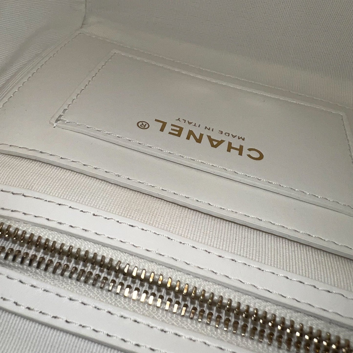 GLM-24S Urban Spirit Backpack in White Caviar and LGHW (Model: AS4058)
