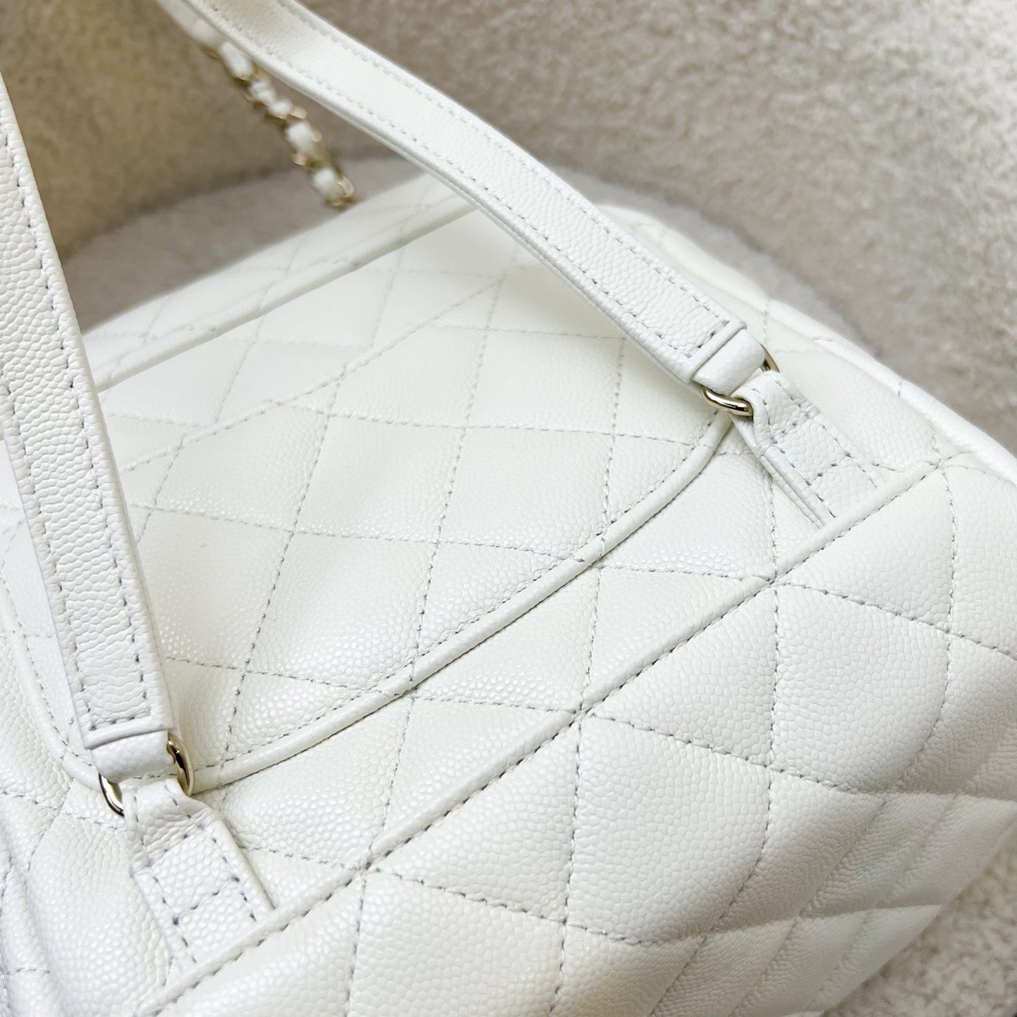 GLM-24S Urban Spirit Backpack in White Caviar and LGHW (Model: AS4058)