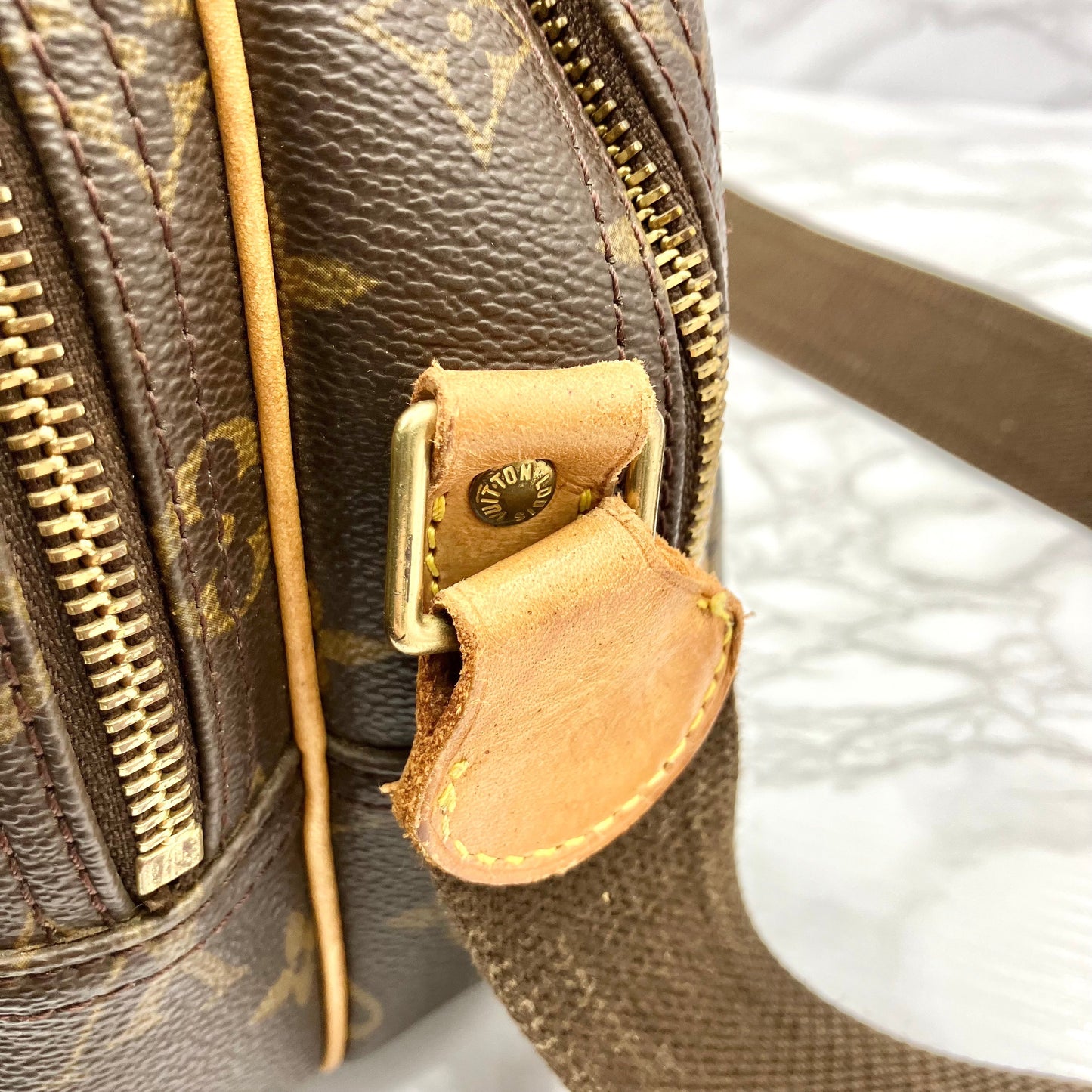 LOUIS VUITTON Monogram Reporter