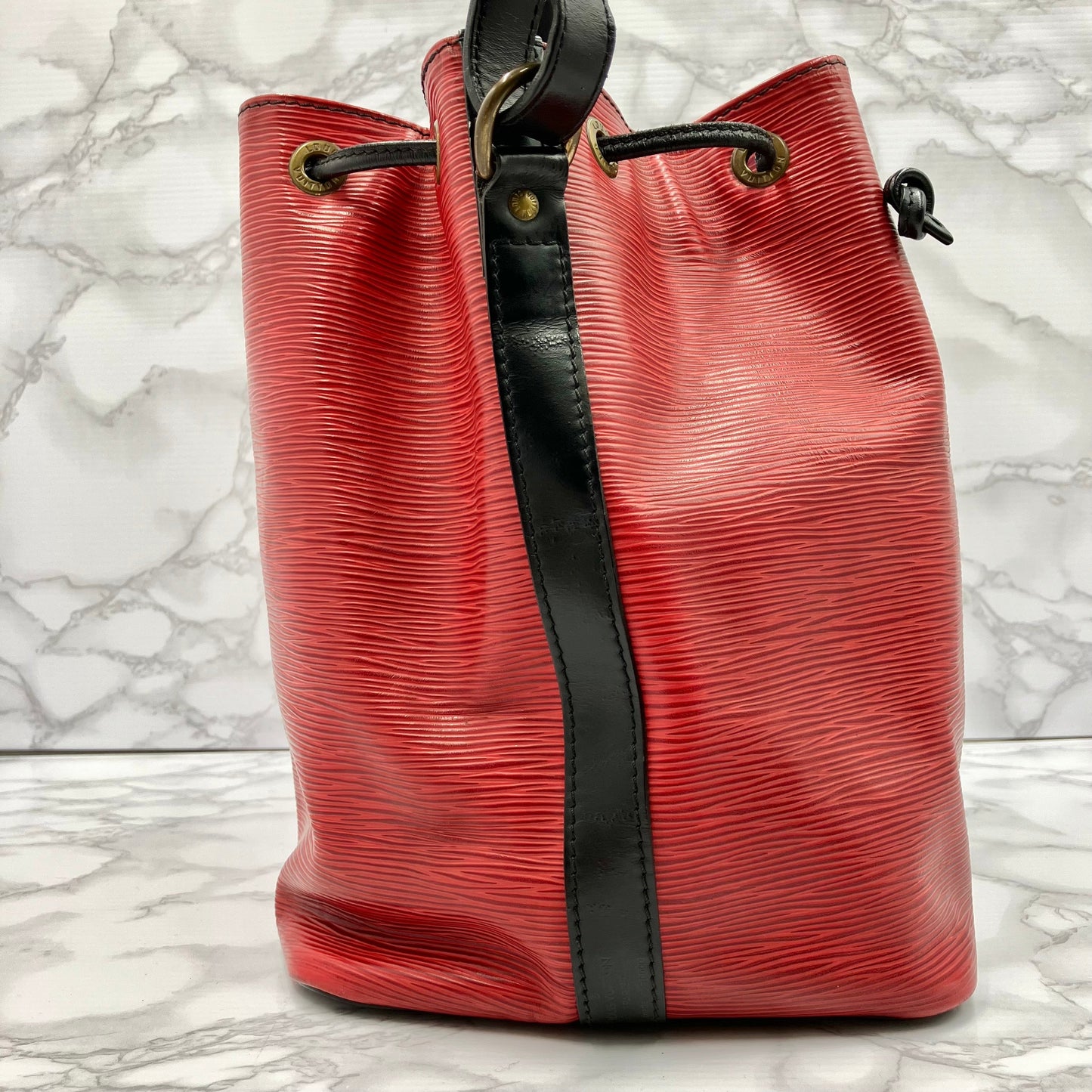 LOUIS VUITTON petit noé