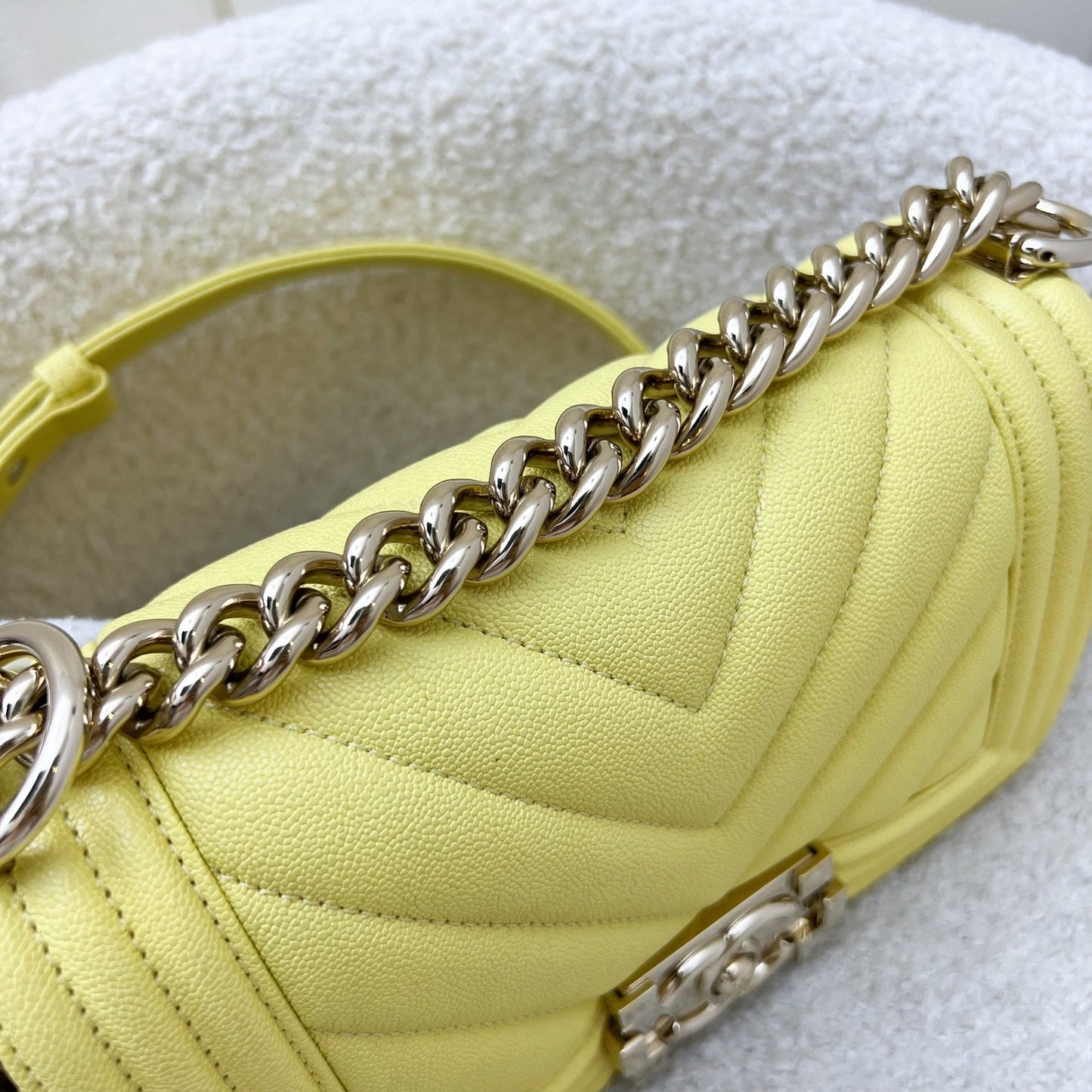 GLM-Small 20cm Boy Flap in Yellow Caviar and LGHW