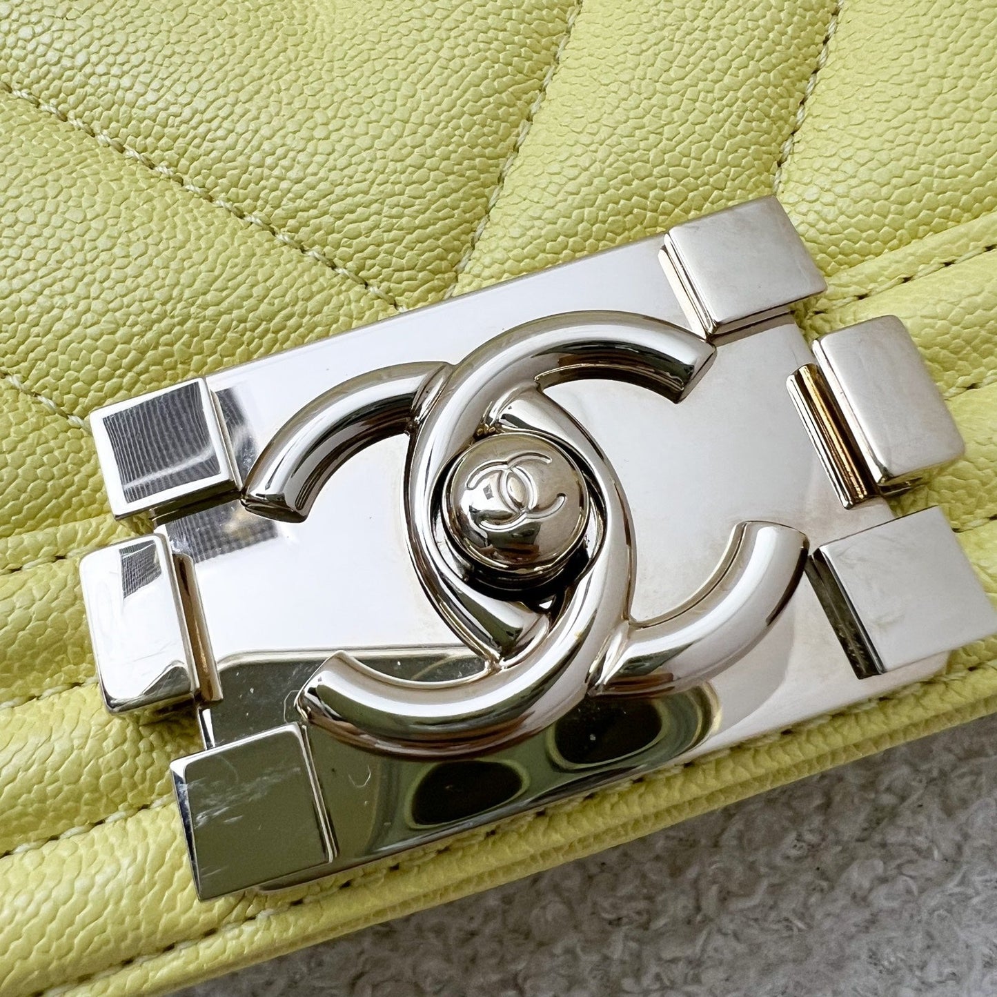 GLM-Small 20cm Boy Flap in Yellow Caviar and LGHW