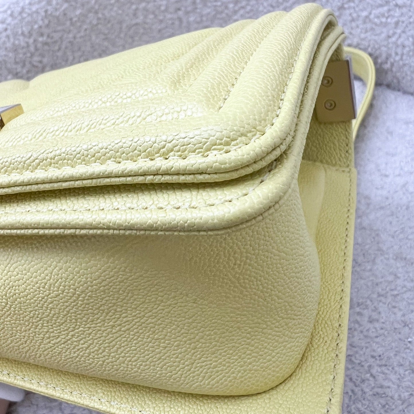 GLM-Small 20cm Boy Flap in Yellow Caviar and LGHW