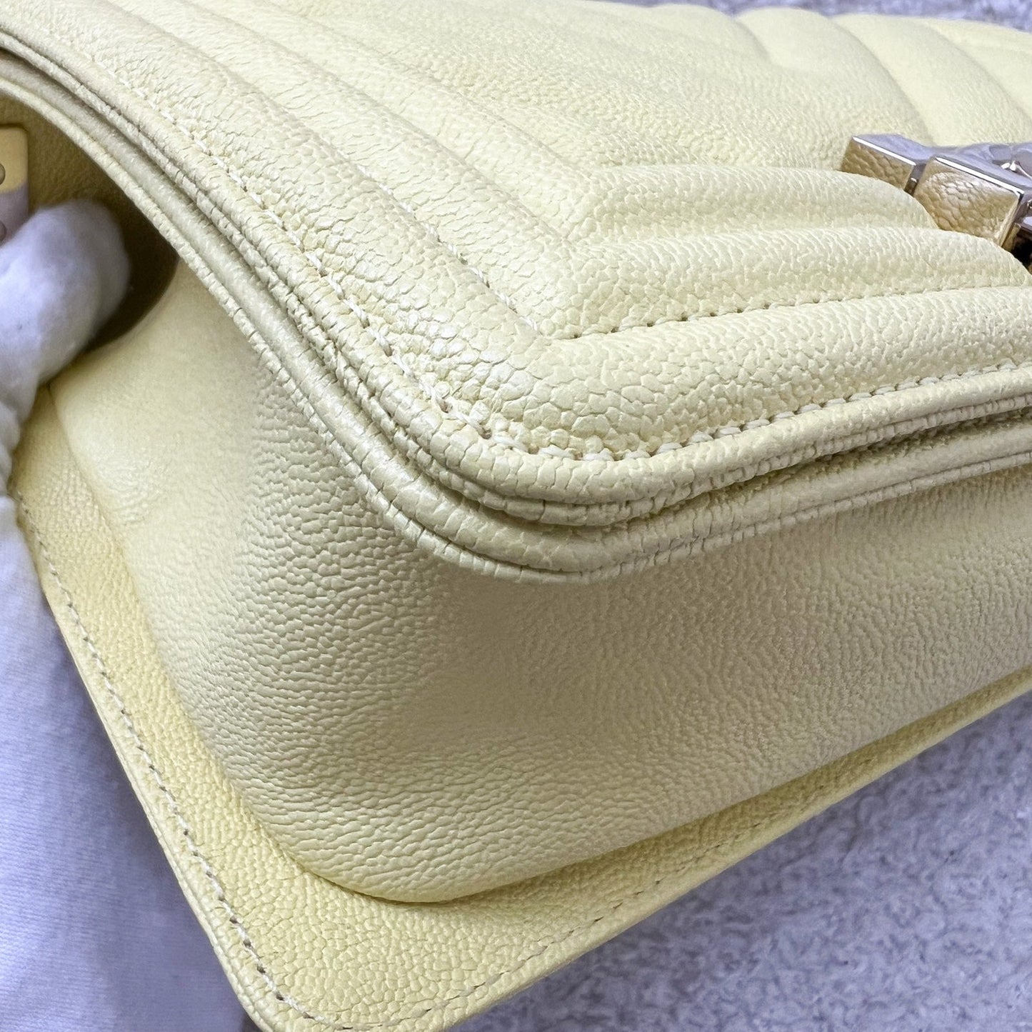 GLM-Small 20cm Boy Flap in Yellow Caviar and LGHW