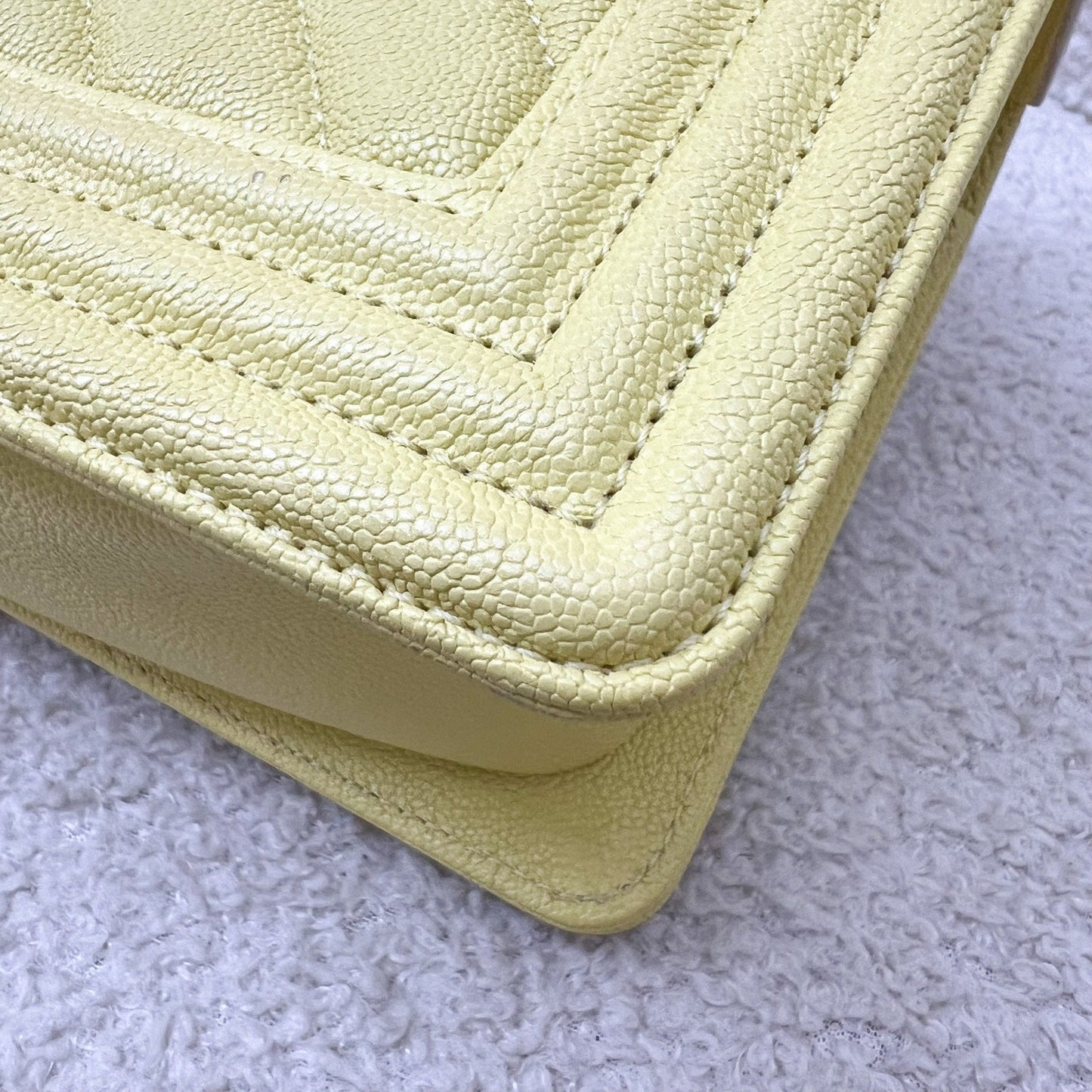 GLM-Small 20cm Boy Flap in Yellow Caviar and LGHW