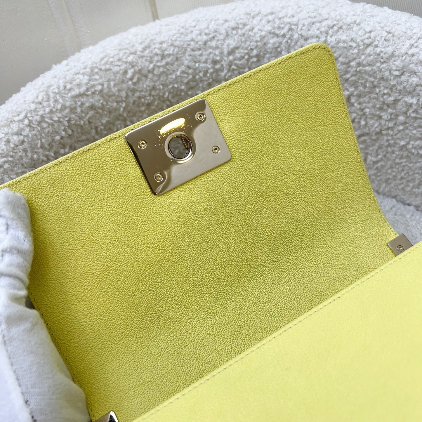 GLM-Small 20cm Boy Flap in Yellow Caviar and LGHW