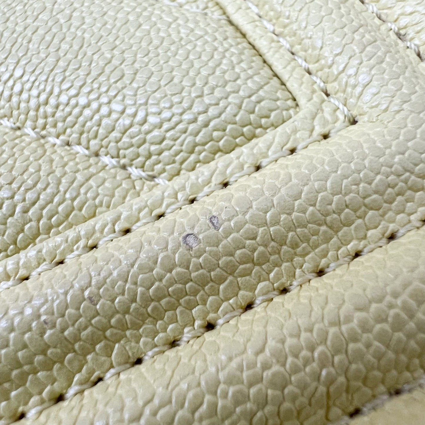 GLM-Small 20cm Boy Flap in Yellow Caviar and LGHW