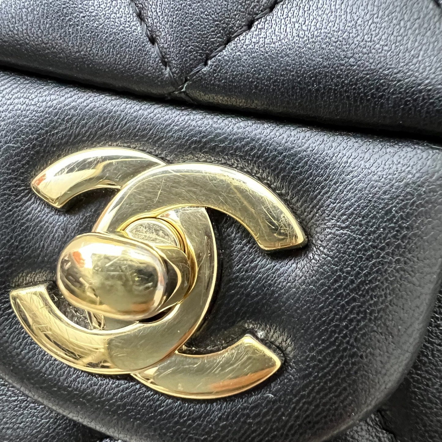 GLM-Classic Mini Rectangle Flap in Black Lambskin and LGHW (Model: A69900)