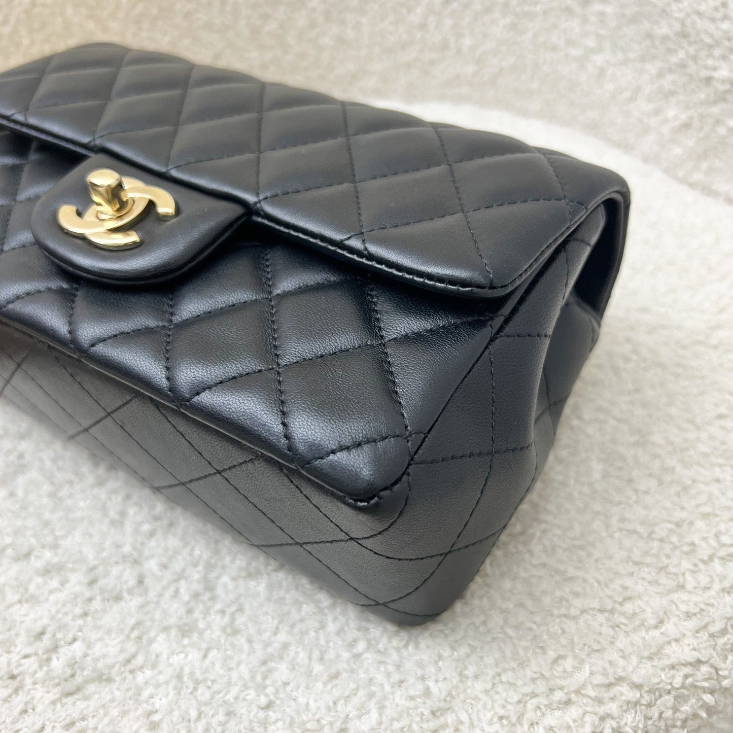 GLM-Classic Mini Rectangle Flap in Black Lambskin and LGHW (Model: A69900)