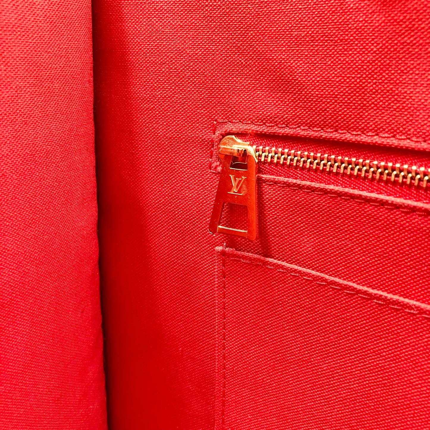 LOUIS VUITTON Monogram Reverse Giant On The Go MM