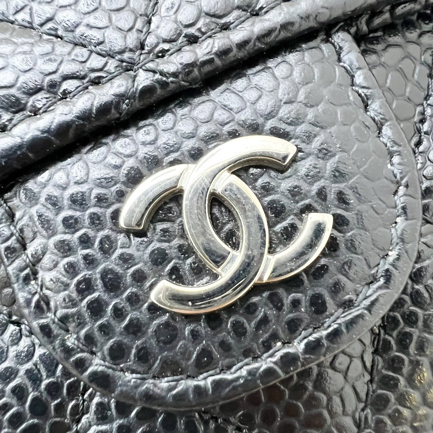 GLM-Classic Medium Trifold Wallet in Black Caviar and SHW
