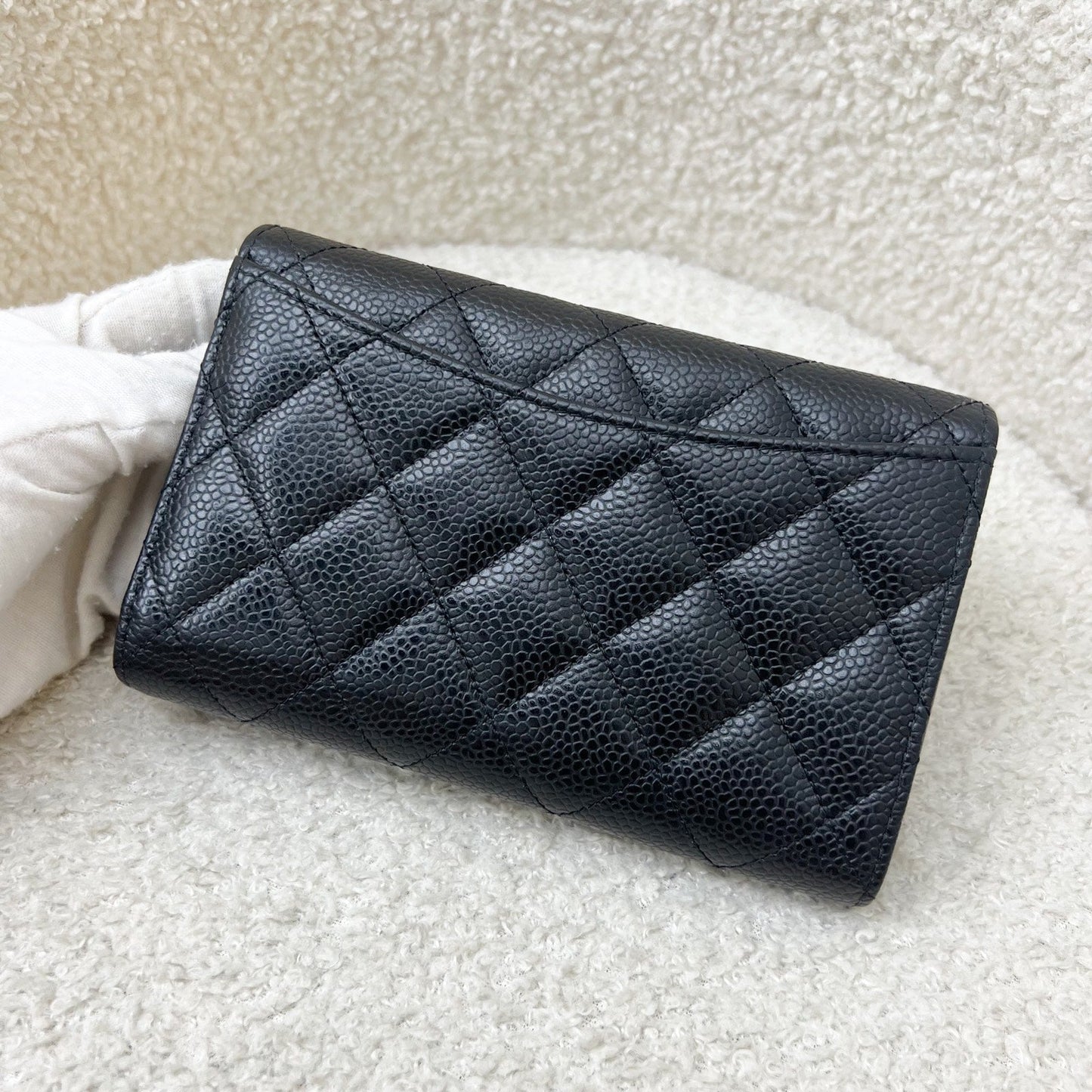 GLM-Classic Medium Trifold Wallet in Black Caviar and SHW