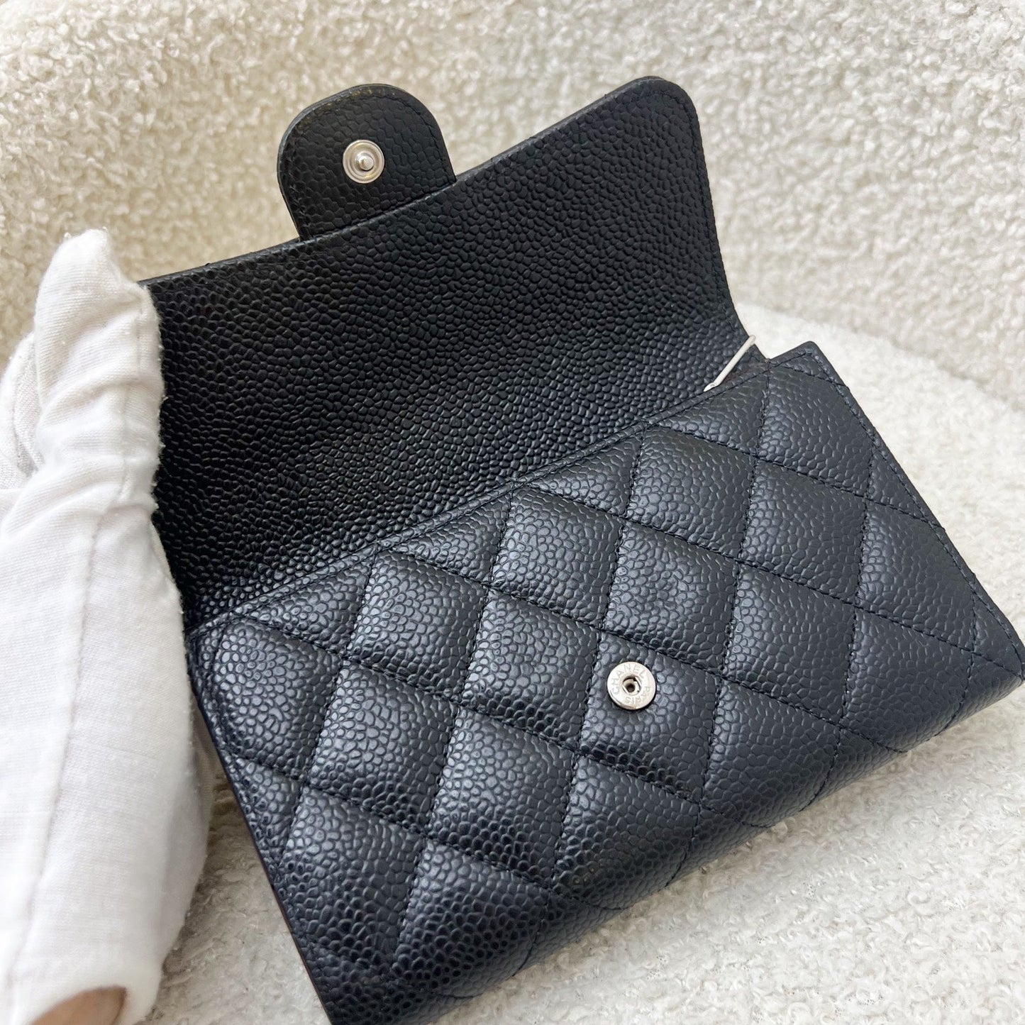 GLM-Classic Medium Trifold Wallet in Black Caviar and SHW