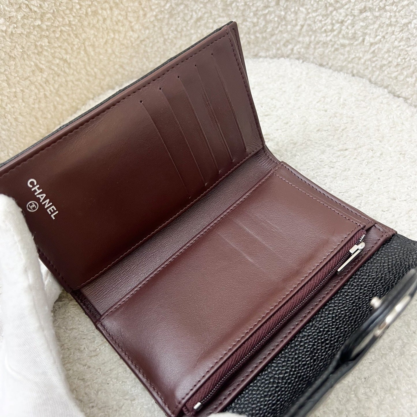 GLM-Classic Medium Trifold Wallet in Black Caviar and SHW