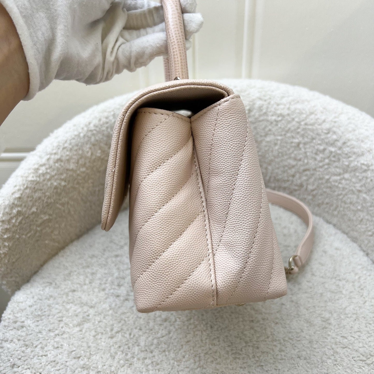 GLM-Small Coco Handle in 20A Chevron Quilted Beige Pink Caviar and LGHW
