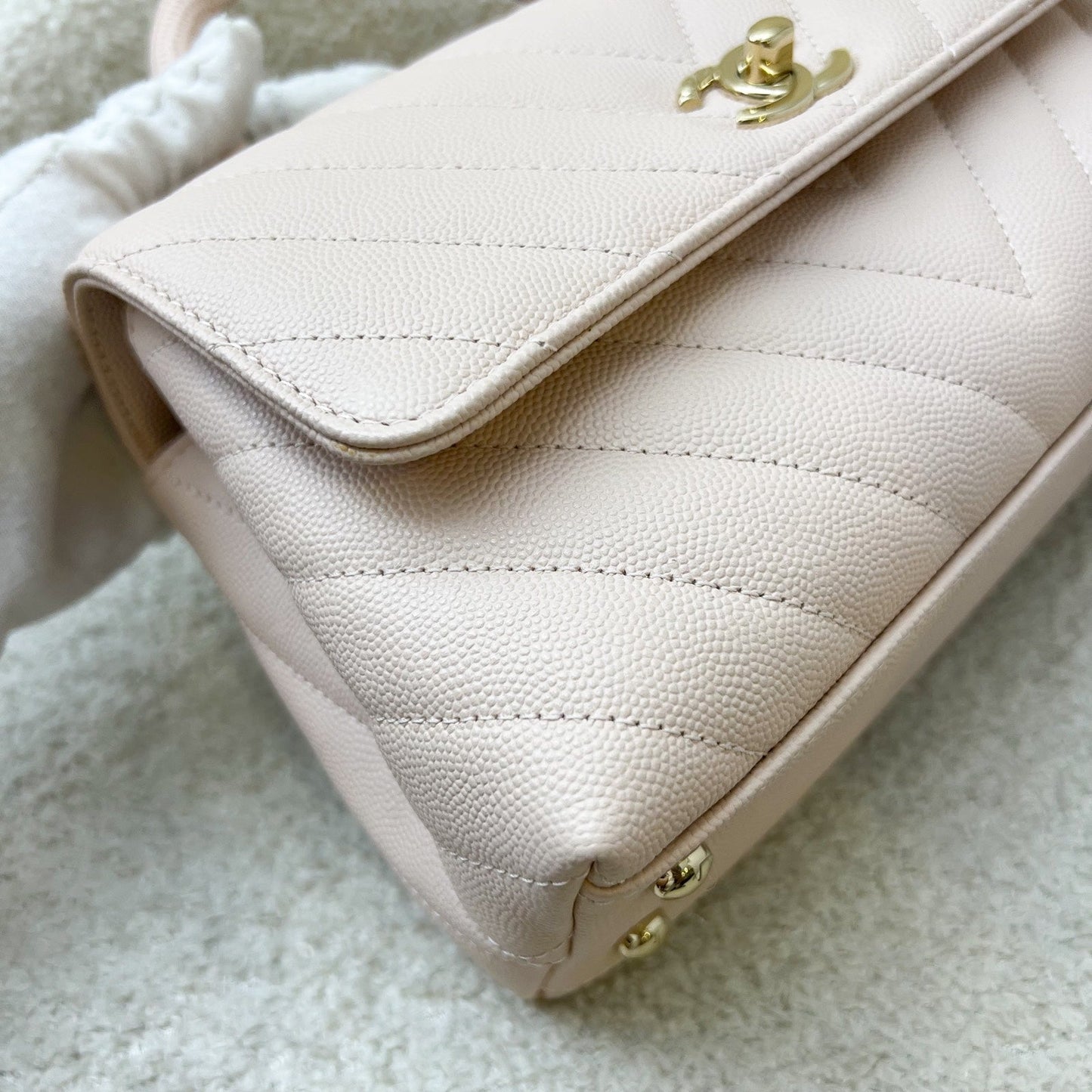 GLM-Small Coco Handle in 20A Chevron Quilted Beige Pink Caviar and LGHW