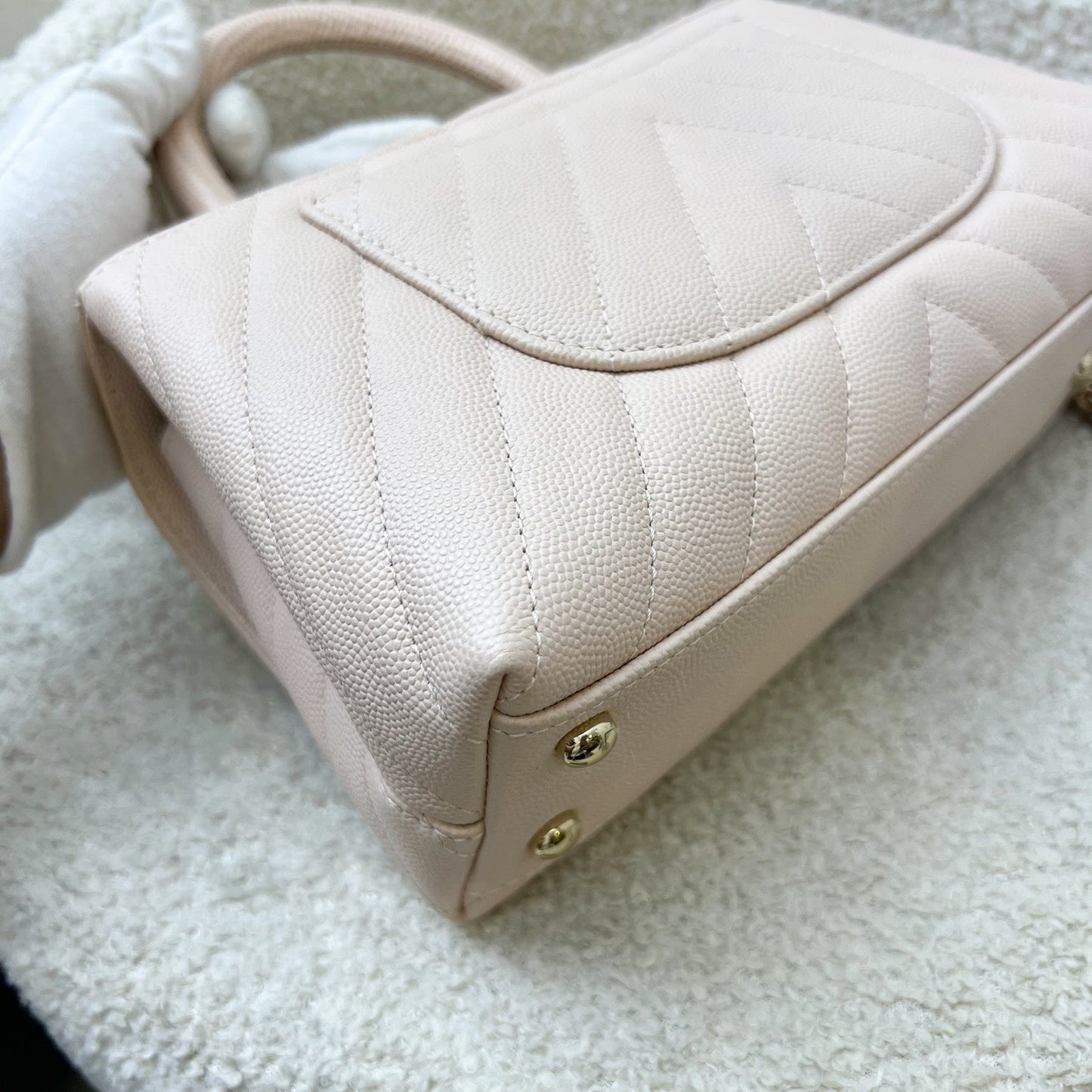 GLM-Small Coco Handle in 20A Chevron Quilted Beige Pink Caviar and LGHW