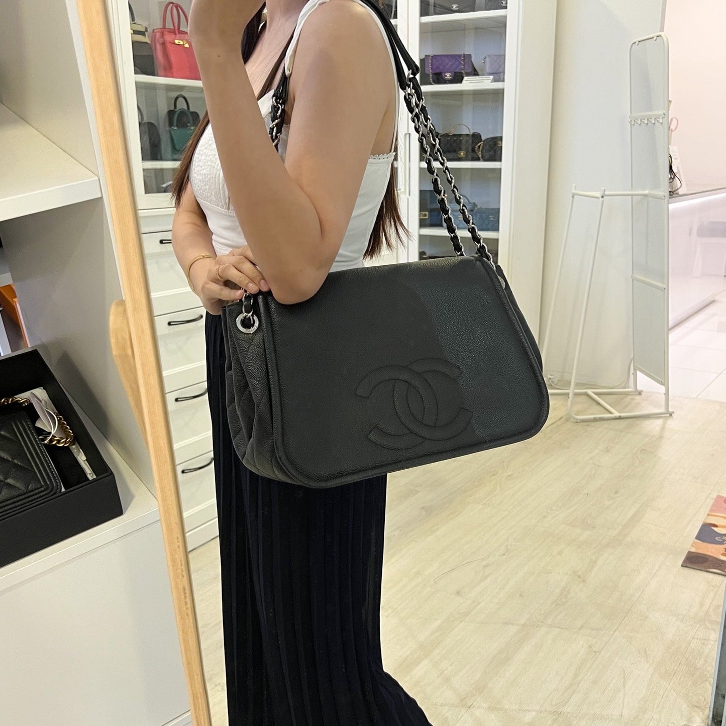 GLM-Maxi AGLM-ordion Shoulder Bag in Black Caviar and SHW
