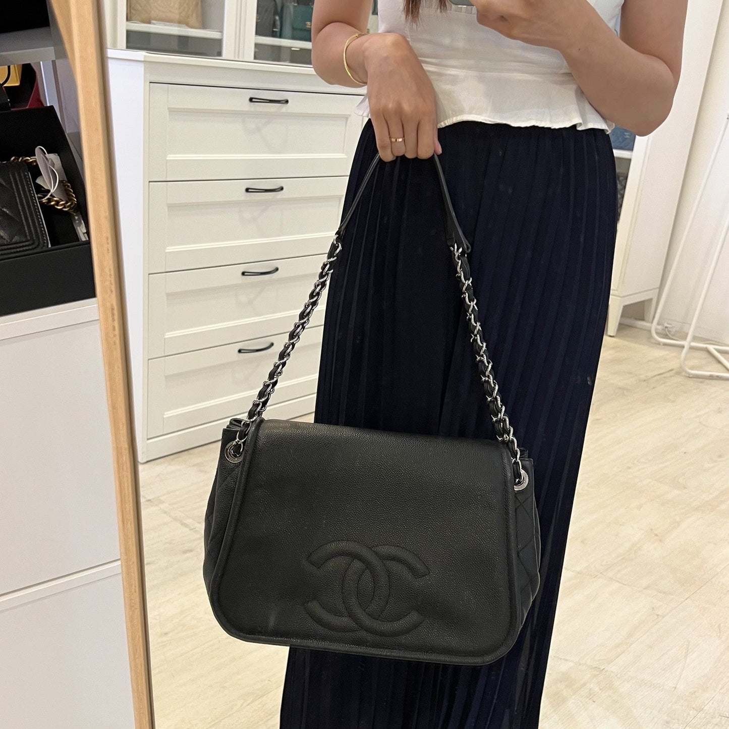 GLM-Maxi AGLM-ordion Shoulder Bag in Black Caviar and SHW
