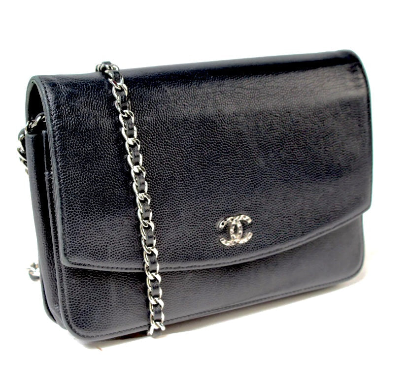 GLM-GLM- TIMELESS CAVIAR WALLET ON CHAIN