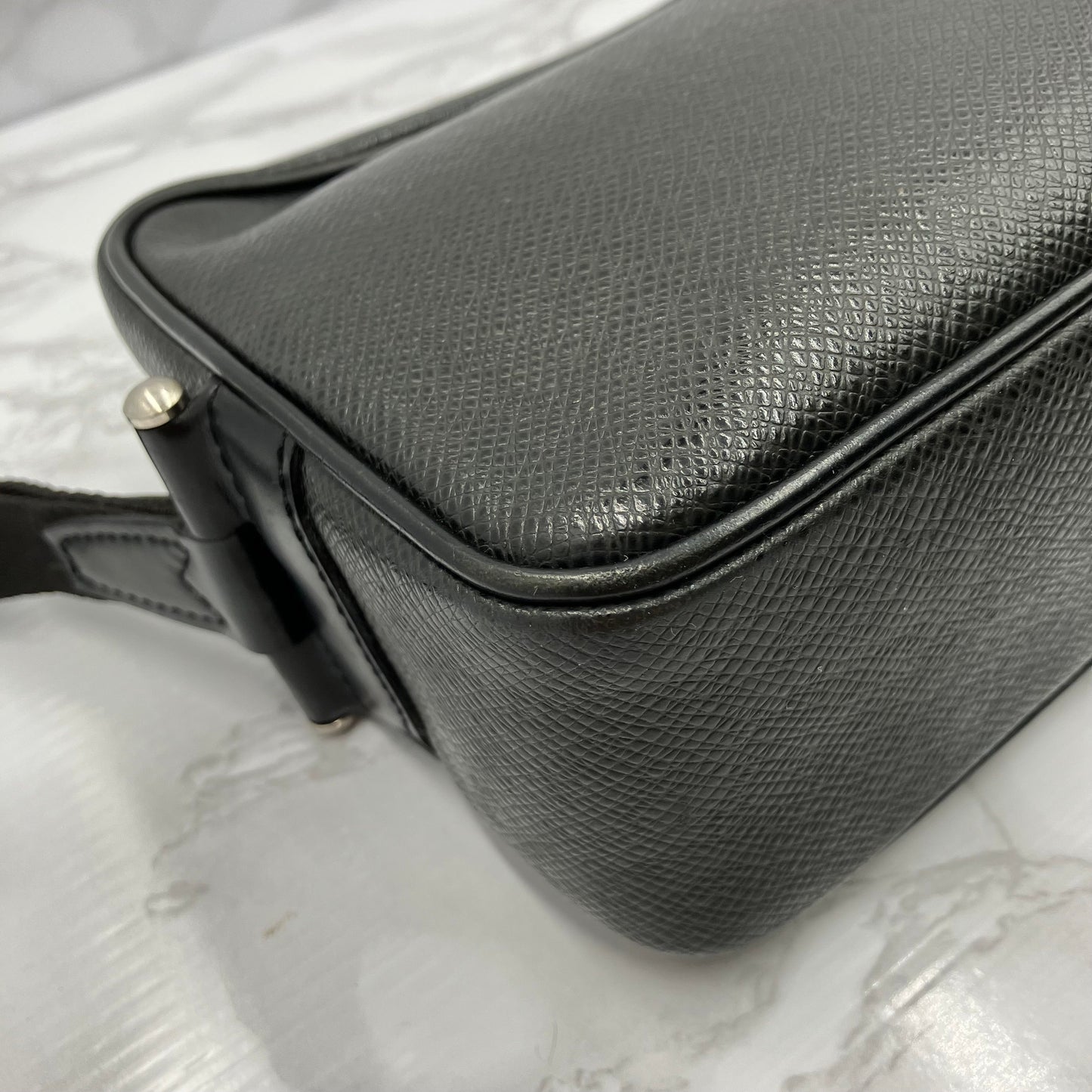 Louis Vuitton Taiga Pouch