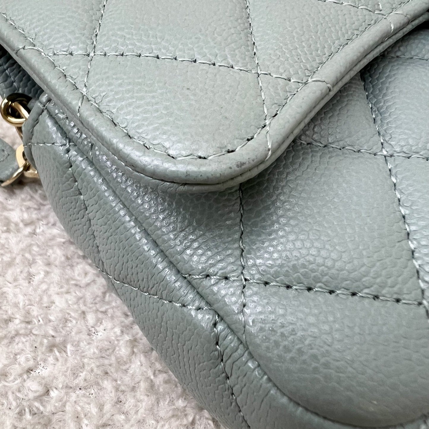 GLM-Phone Holder / Wallet On Chain in Seafoam Green Caviar and LGHW (Model: AP2096)