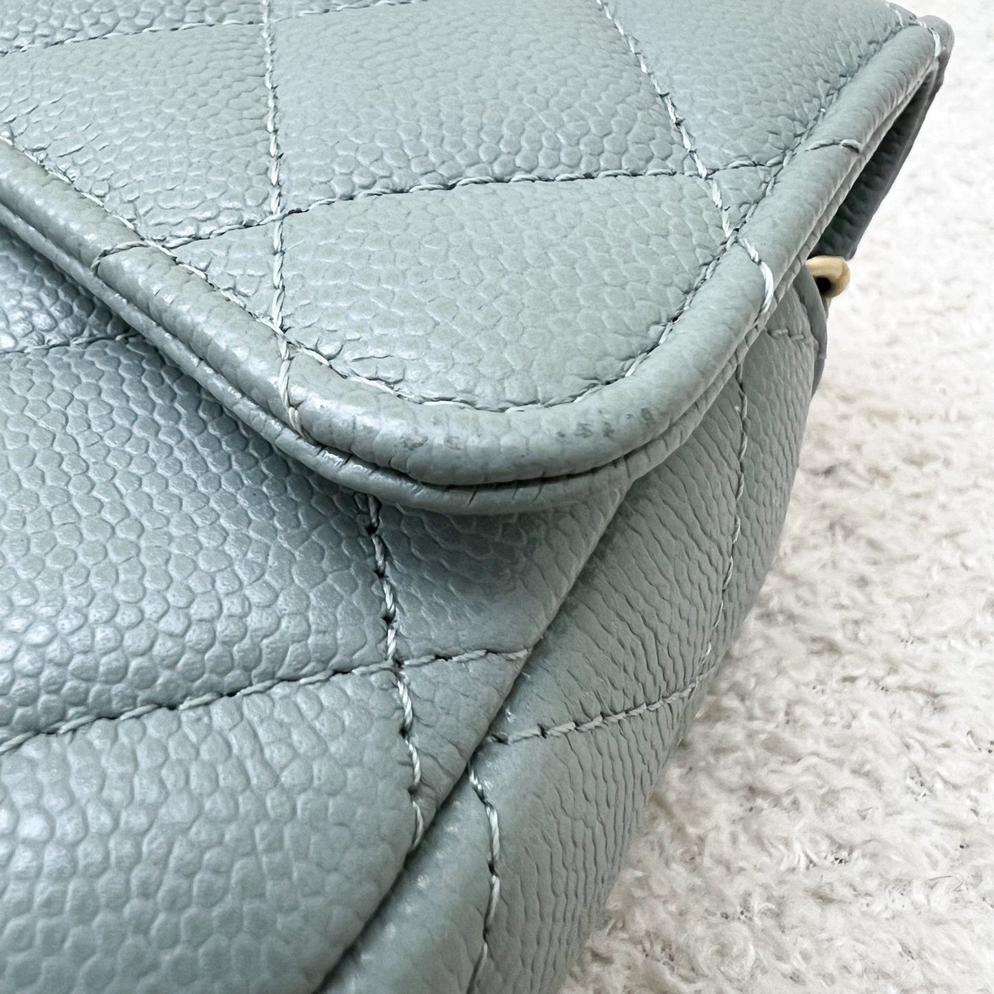 GLM-Phone Holder / Wallet On Chain in Seafoam Green Caviar and LGHW (Model: AP2096)
