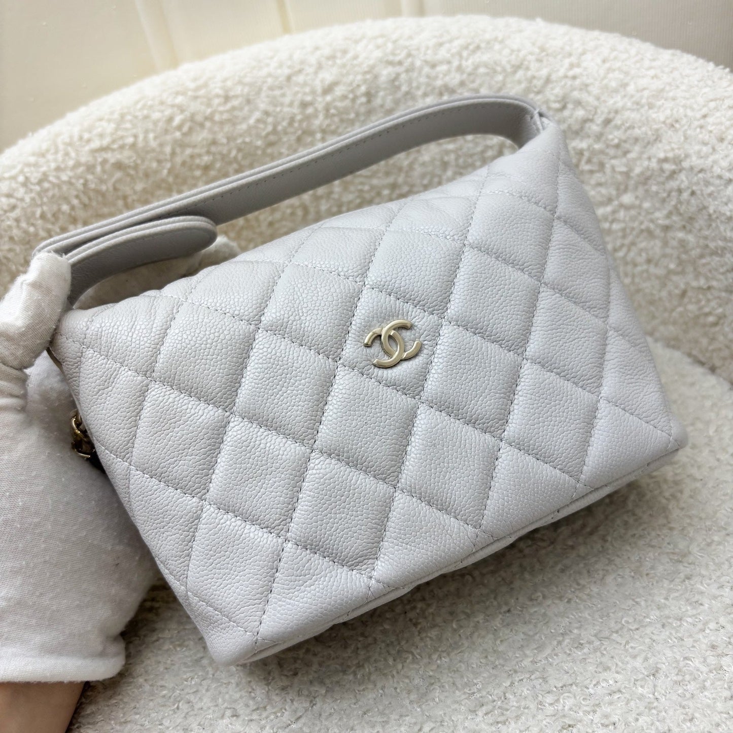 GLM-25C Quilted Hobo Clutch on Chain in Light Grey Caviar and LGHW