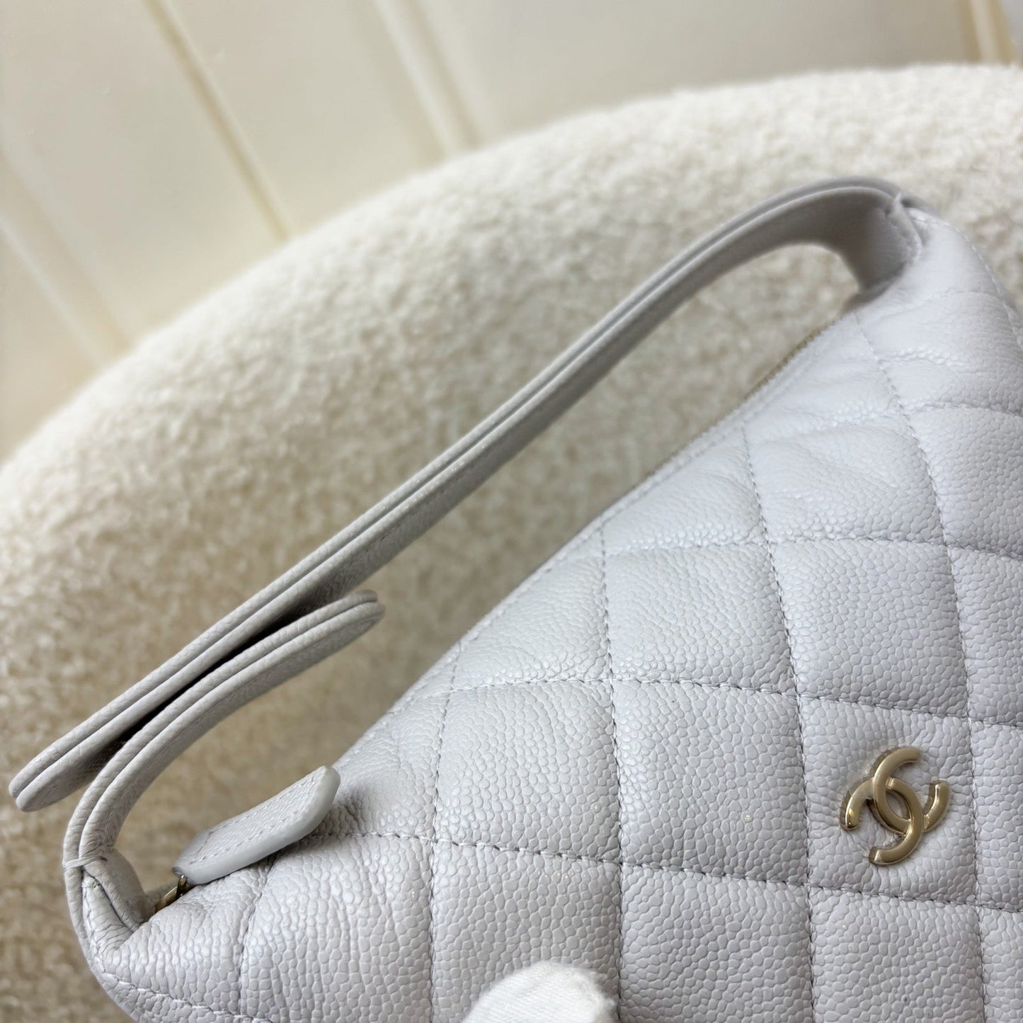 GLM-25C Quilted Hobo Clutch on Chain in Light Grey Caviar and LGHW