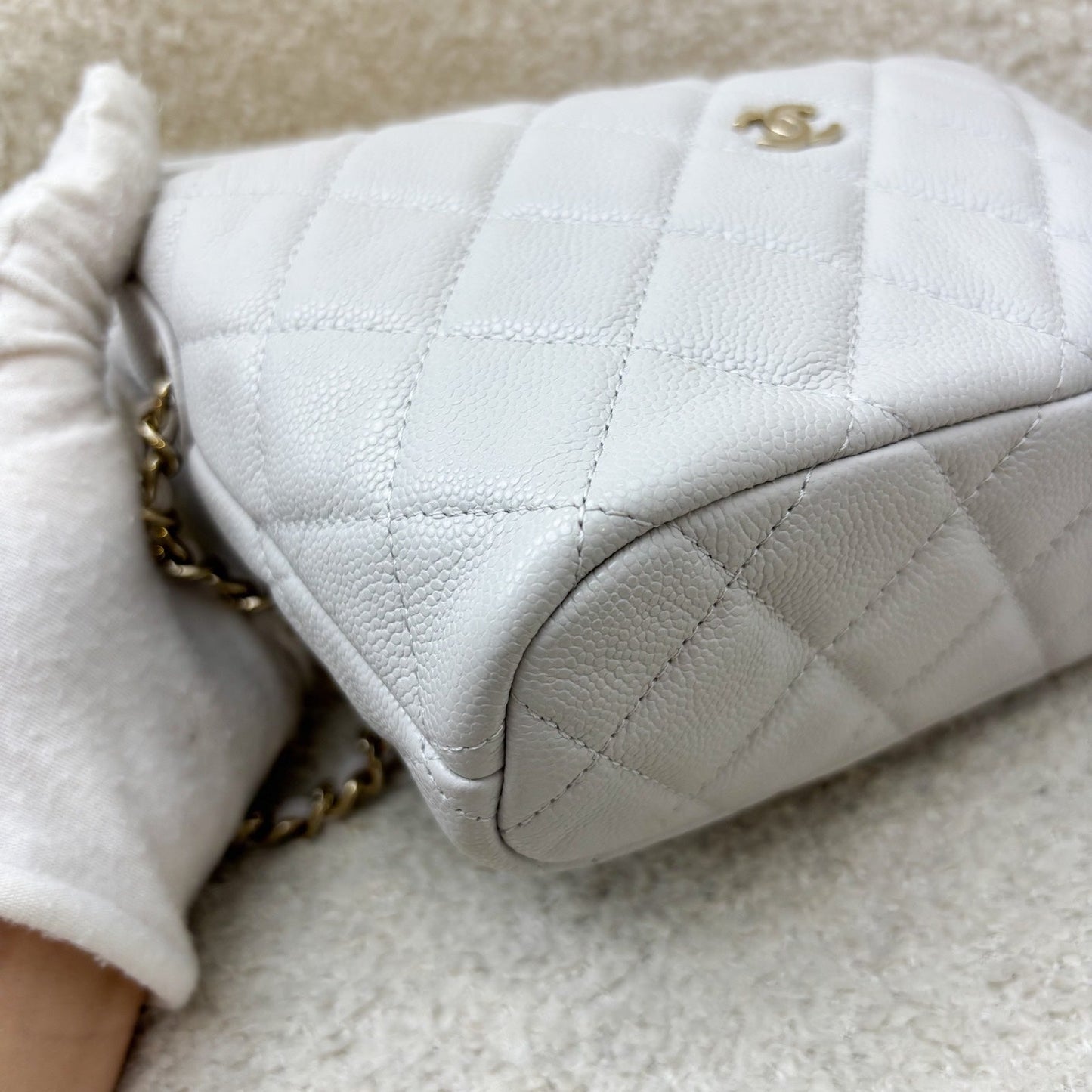 GLM-25C Quilted Hobo Clutch on Chain in Light Grey Caviar and LGHW