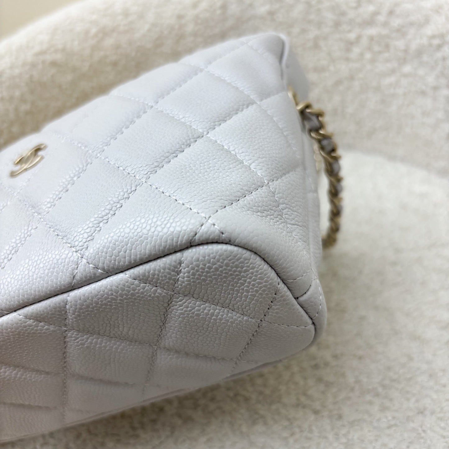 GLM-25C Quilted Hobo Clutch on Chain in Light Grey Caviar and LGHW