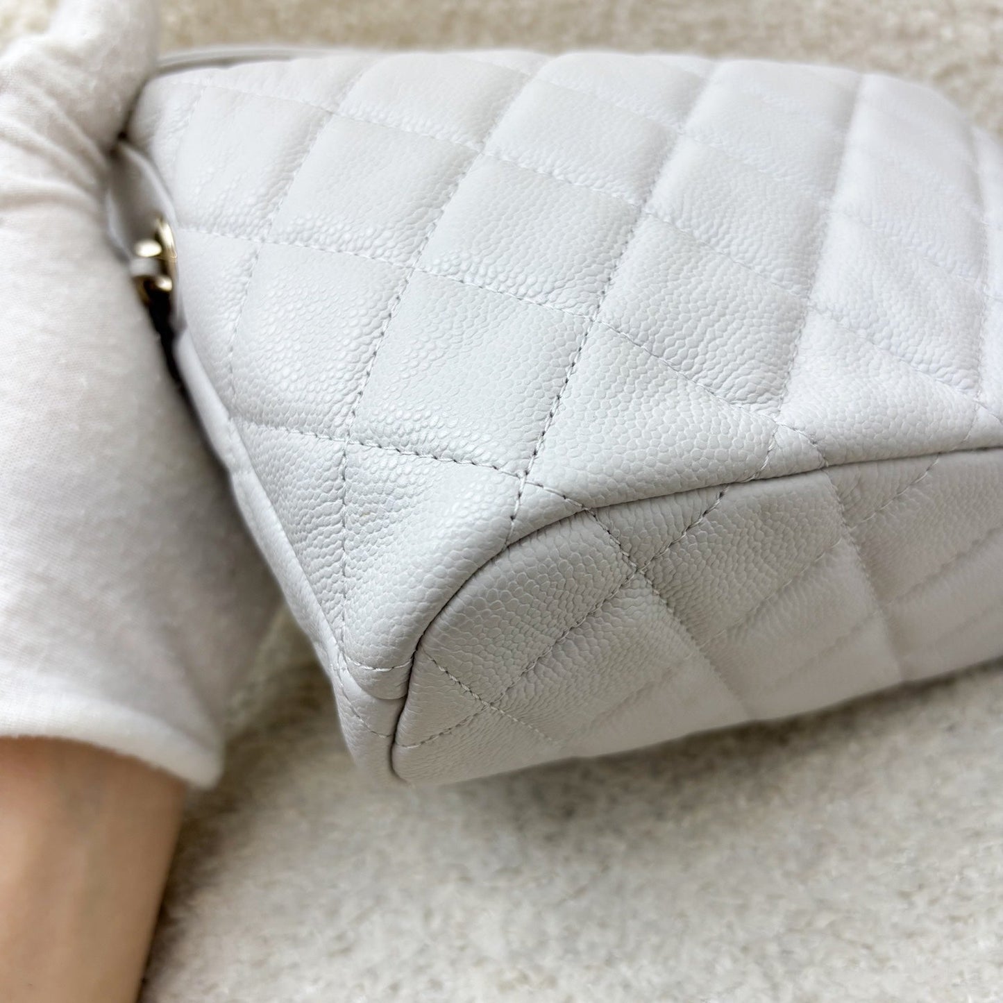 GLM-25C Quilted Hobo Clutch on Chain in Light Grey Caviar and LGHW
