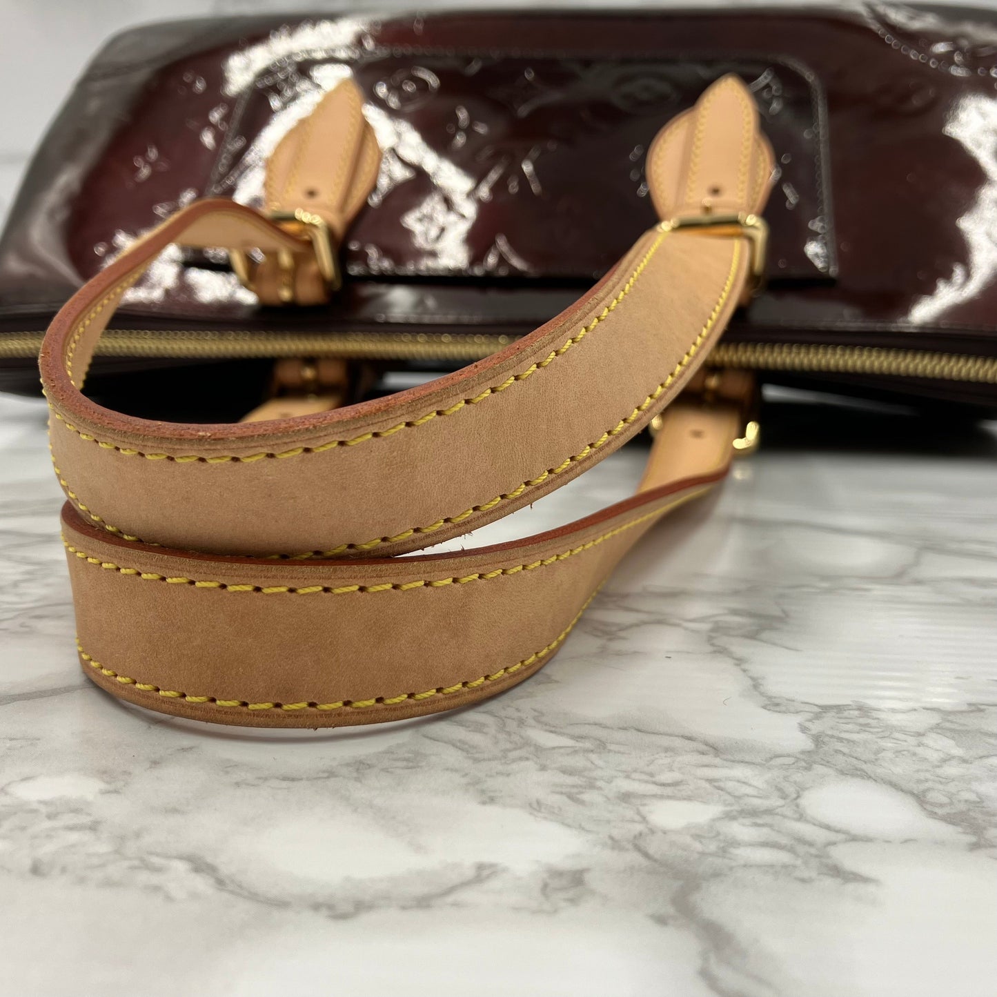 LOUIS VUITTON vernis rosewood avenue handbag
