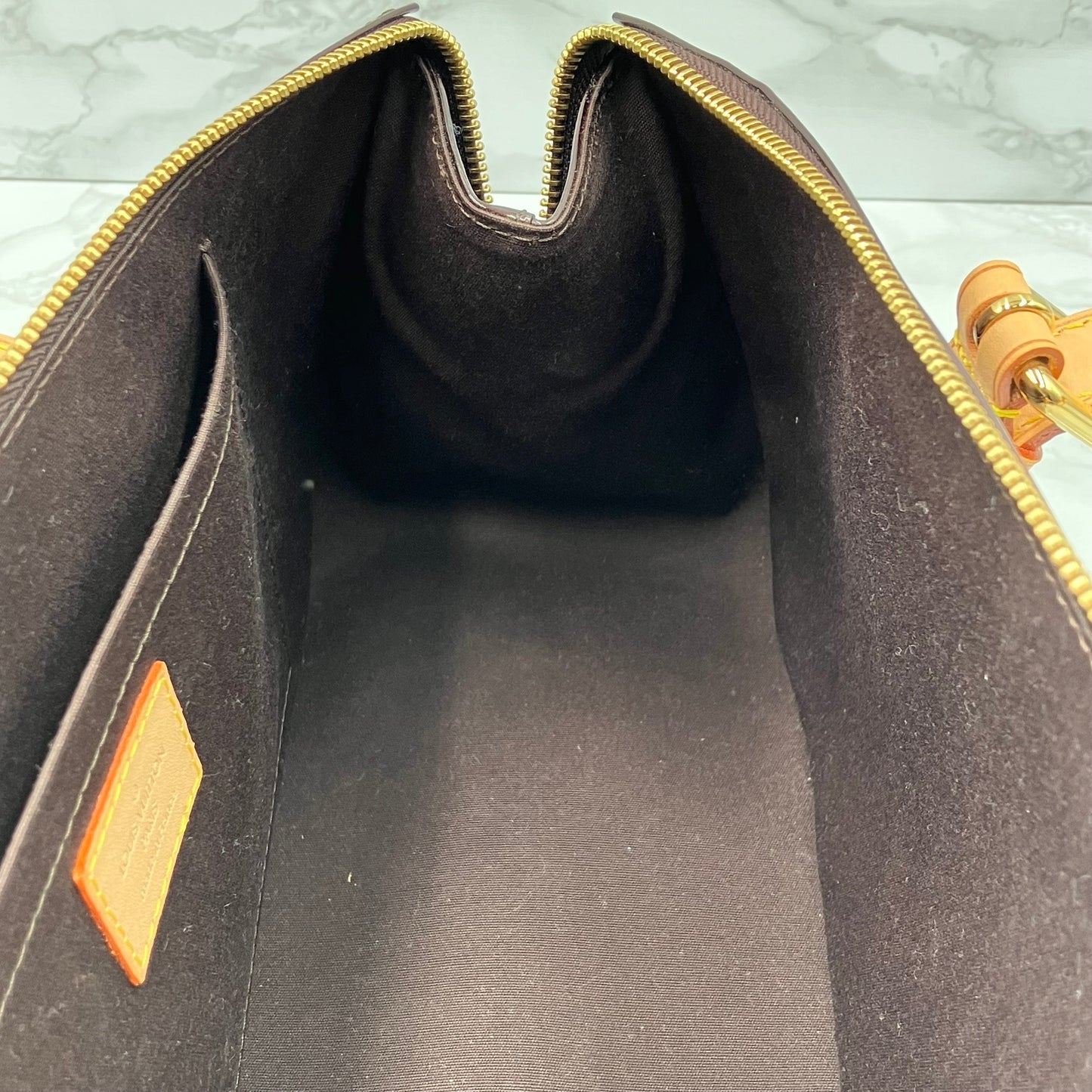LOUIS VUITTON vernis rosewood avenue handbag