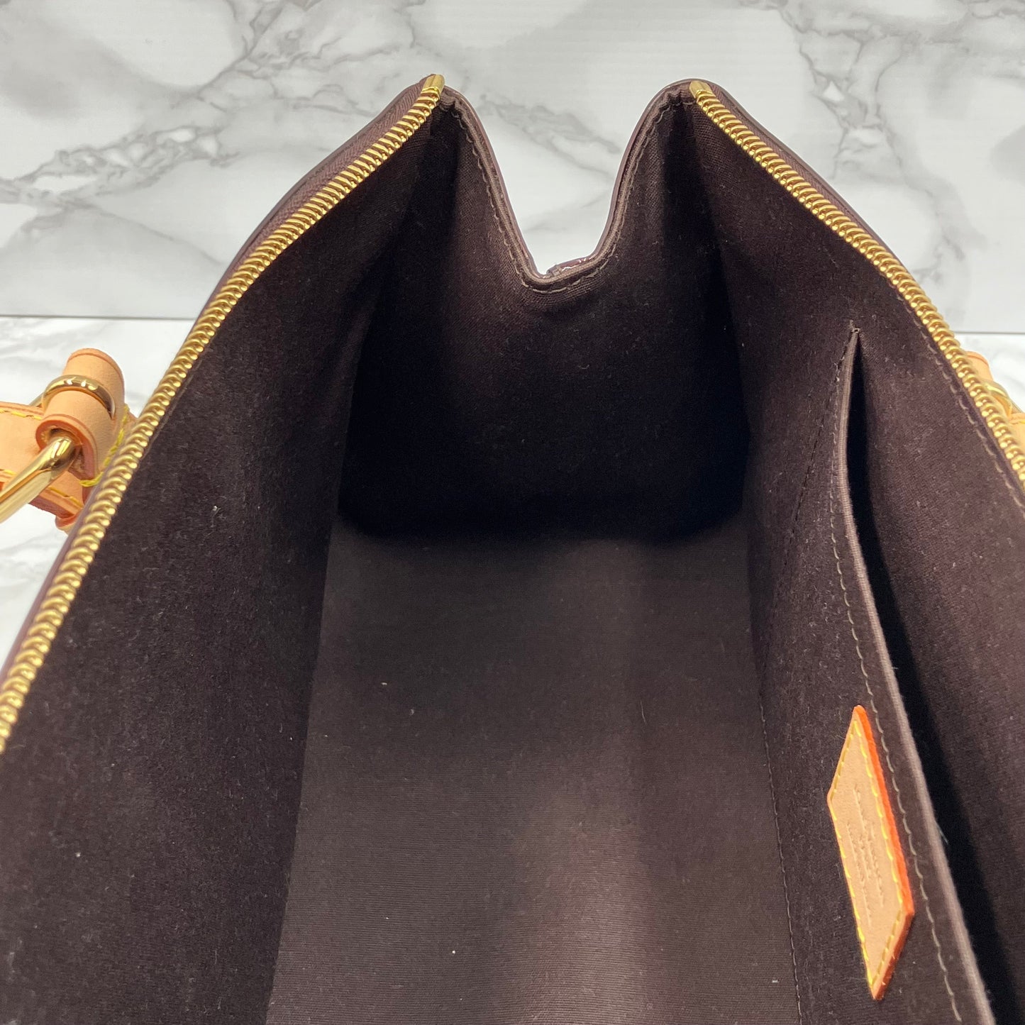 LOUIS VUITTON vernis rosewood avenue handbag